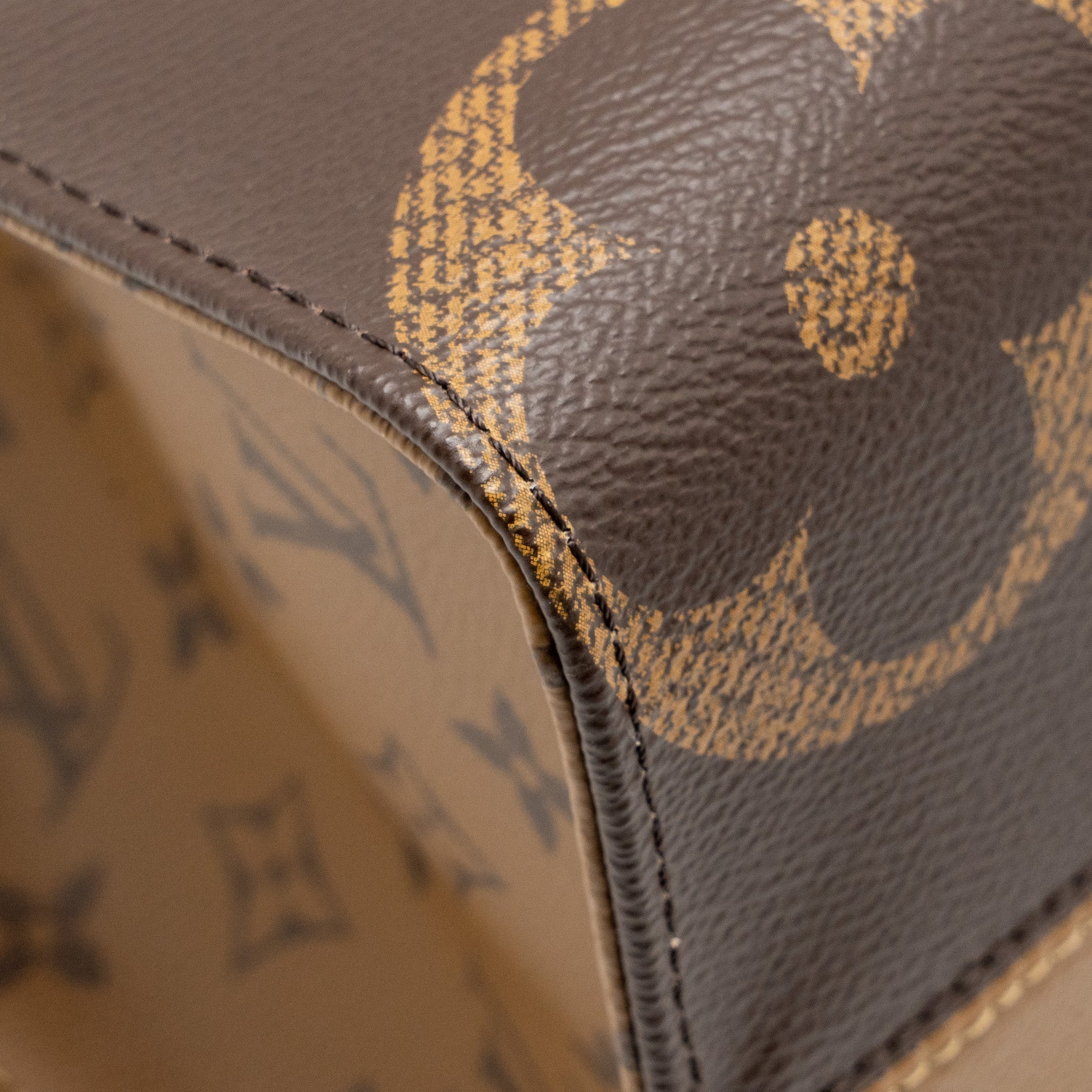 louis-vuitton-onthego-mm-monogram-reverse-canvas-ghw-1