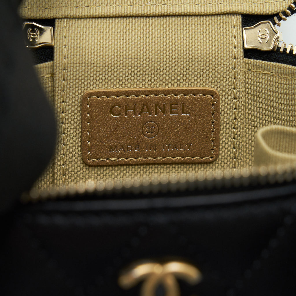 chanel-22c-pearl-crush-mini-vanity-with-chain-lambskin-black-ghw