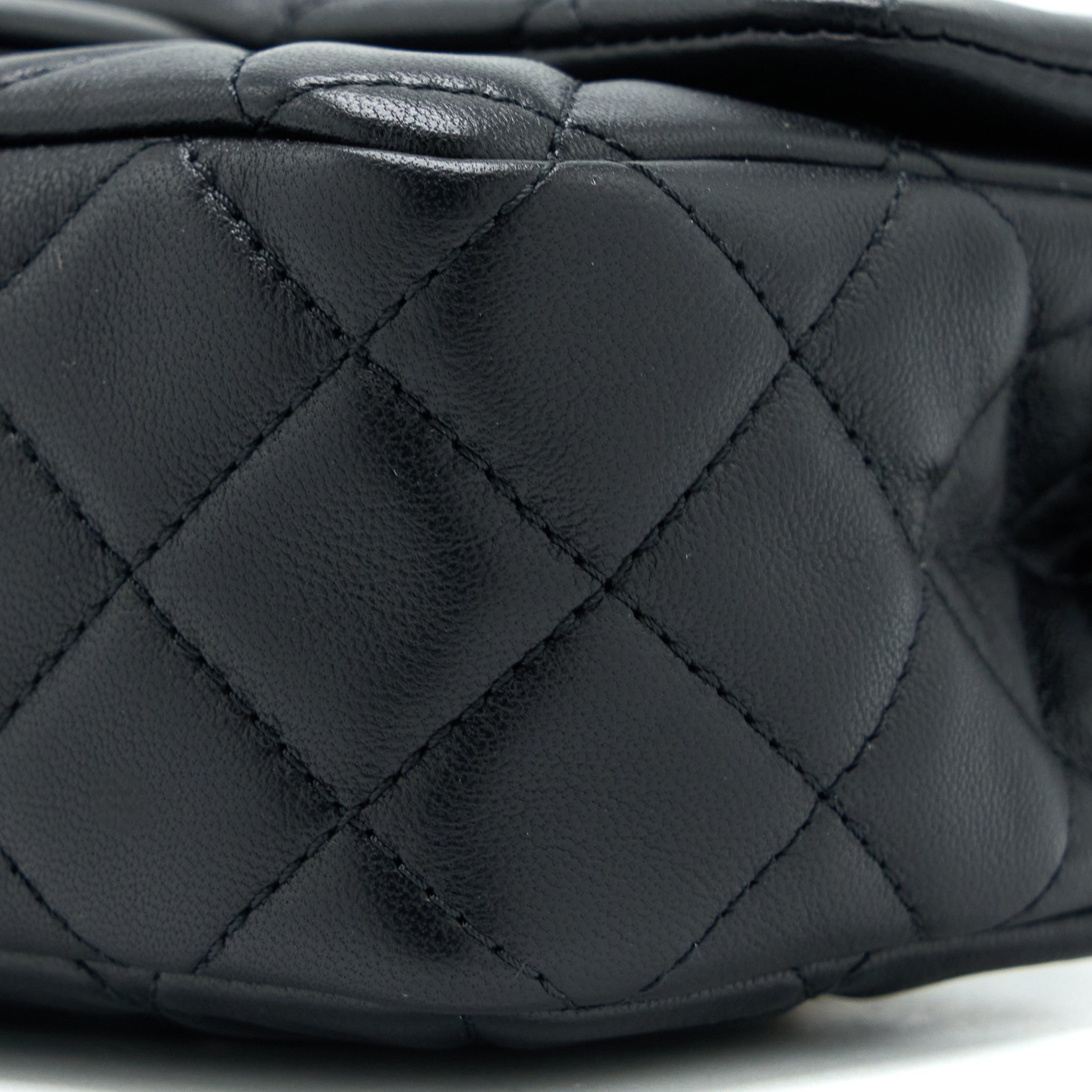 chanel-pearl-crush-mini-rectangular-lambskin-black-brush-ghw-microchip