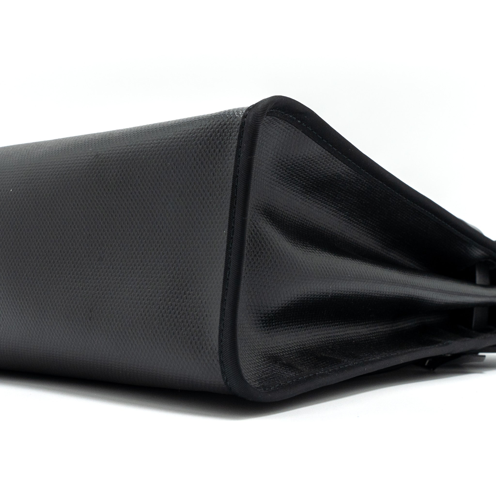 hermes-herbag-31-zip-bag-toile-h-berline-canvas-hunter-black-ecru-shw-stamp-z