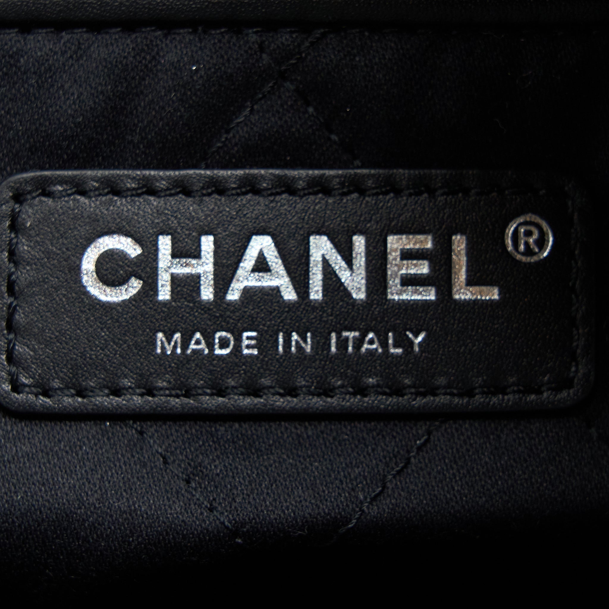 chanel-small-22-bag-calfskin-black-shwmicrochip