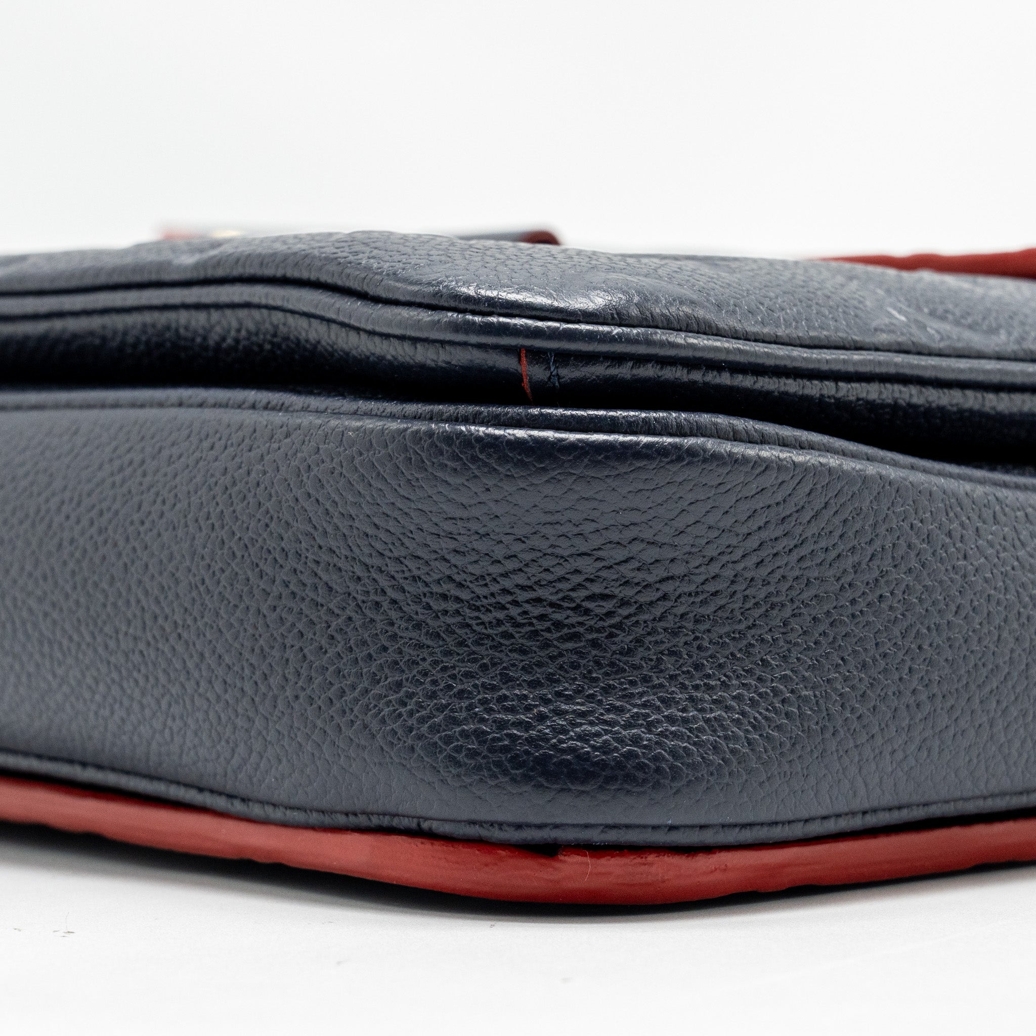 louis-vuitton-pochette-metis-monogram-empreinete-leather-navy-ghw