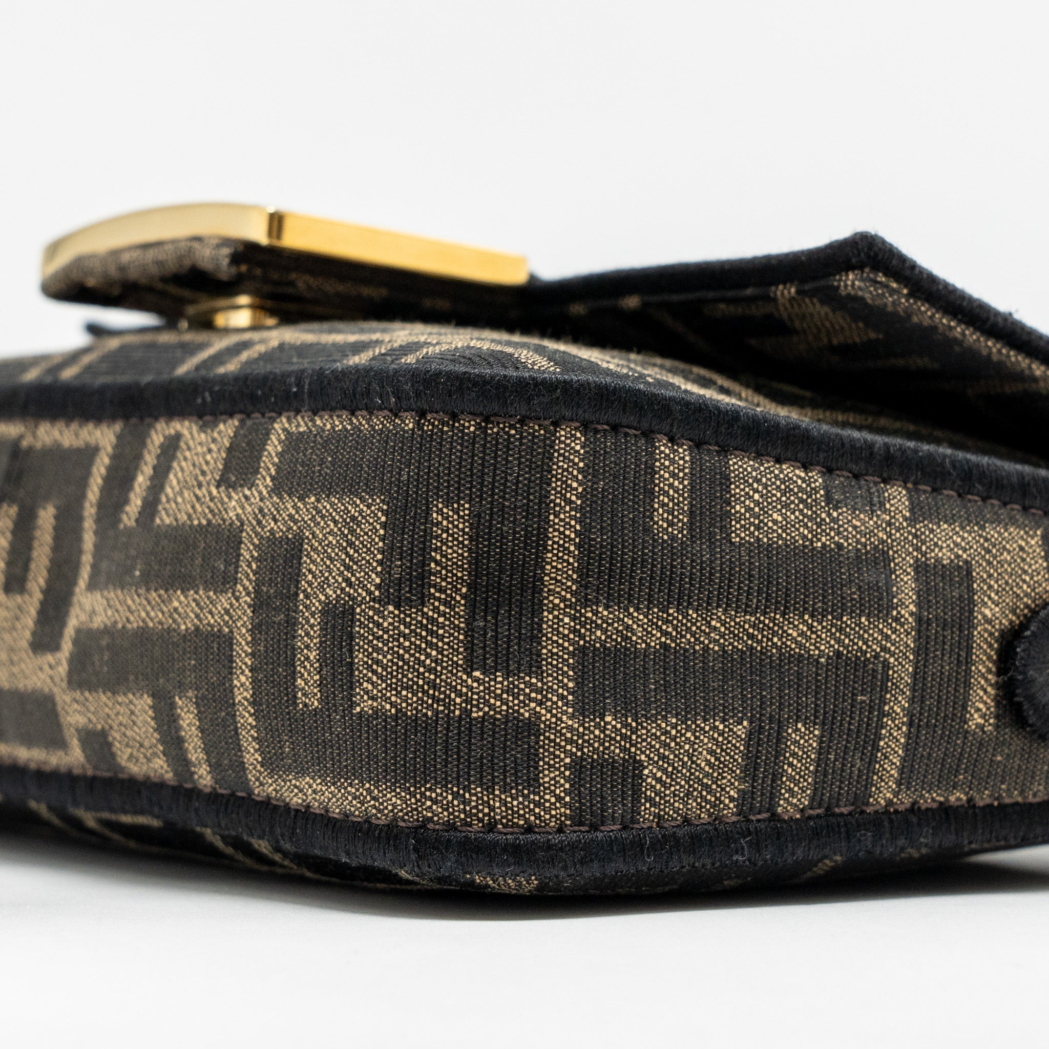 fendi-mini-baguette-ff-jacquard-canvas-brown-ghw