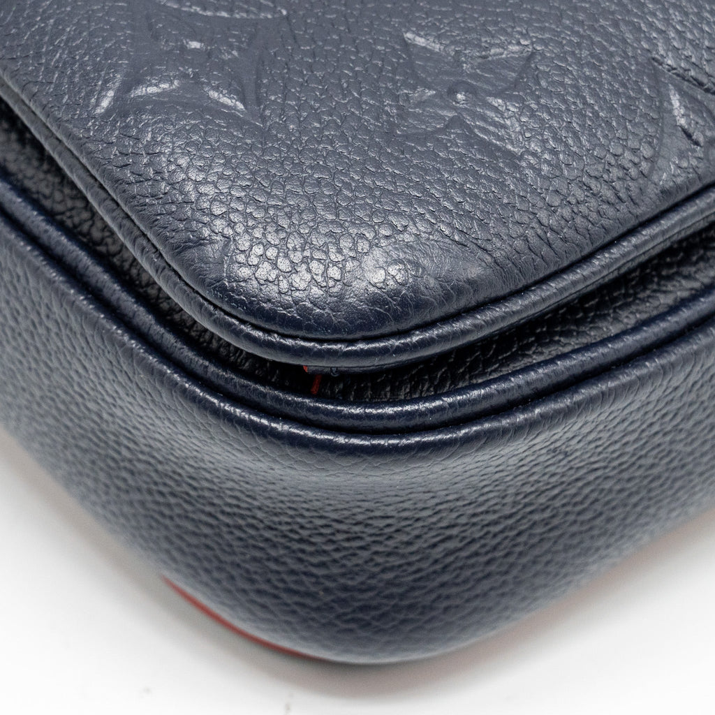 louis-vuitton-pochette-metis-monogram-empreinete-leather-navy-ghw