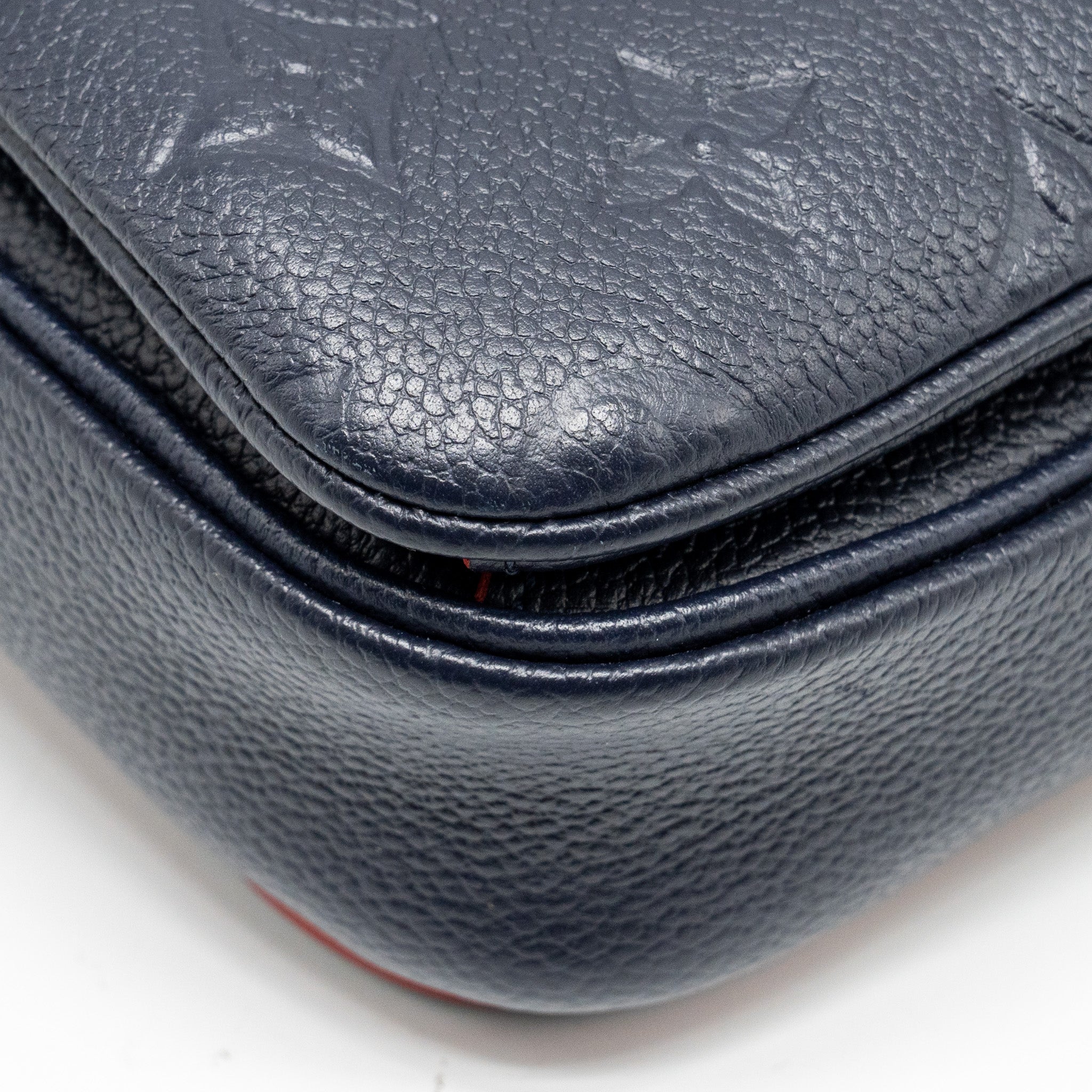 louis-vuitton-pochette-metis-monogram-empreinete-leather-navy-ghw