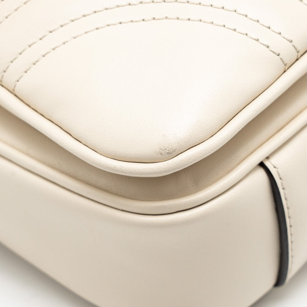 gucci-medium-gg-marmont-shoulder-bag-white-matelasse-chevron-leather-with-white-hardware-copy