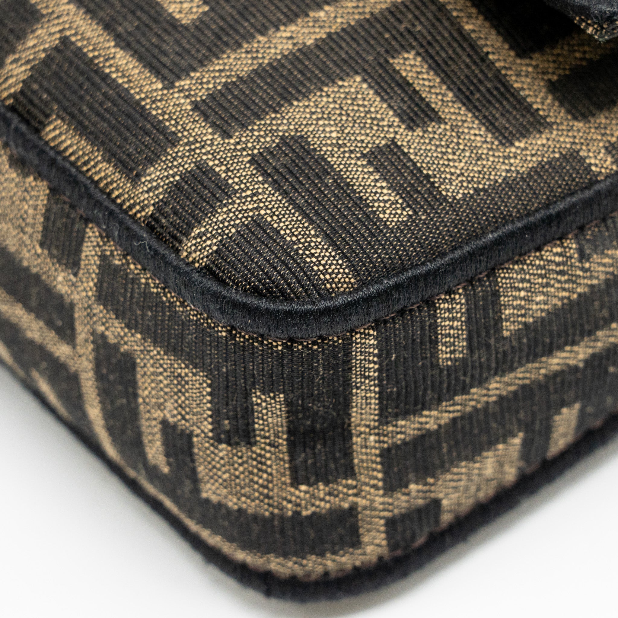 fendi-mini-baguette-ff-jacquard-canvas-brown-ghw