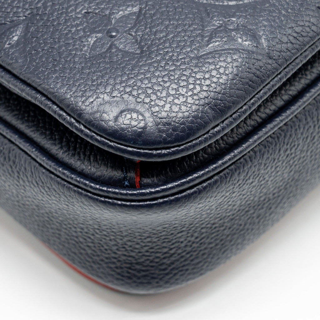 louis-vuitton-pochette-metis-monogram-empreinete-leather-navy-ghw