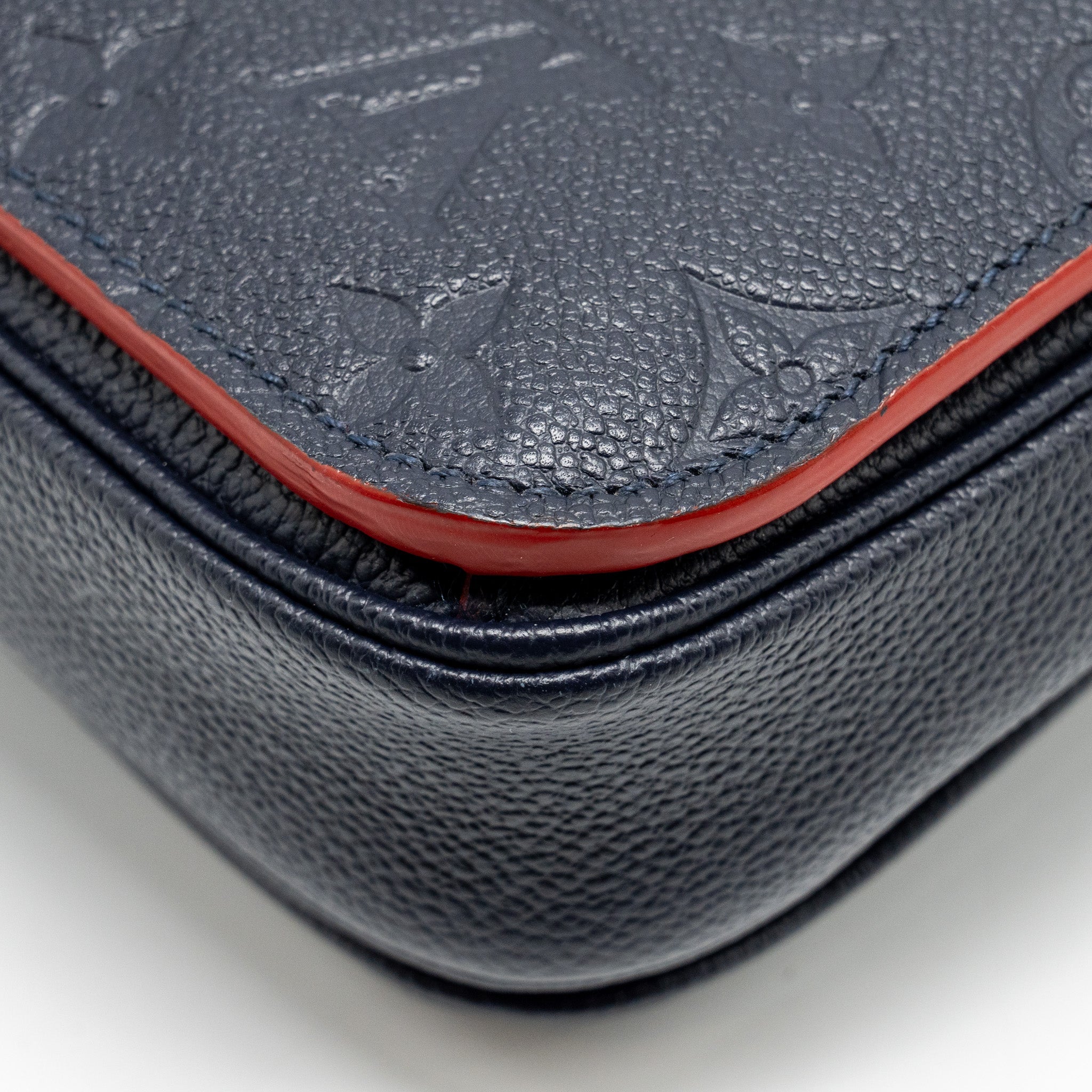 louis-vuitton-pochette-metis-monogram-empreinete-leather-navy-ghw