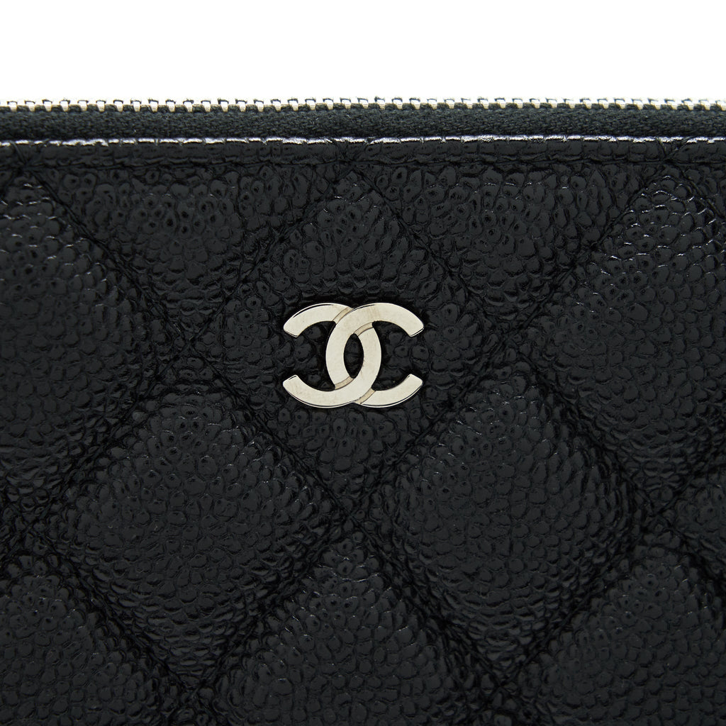 chanel-caviar-pouch-in-black-shw