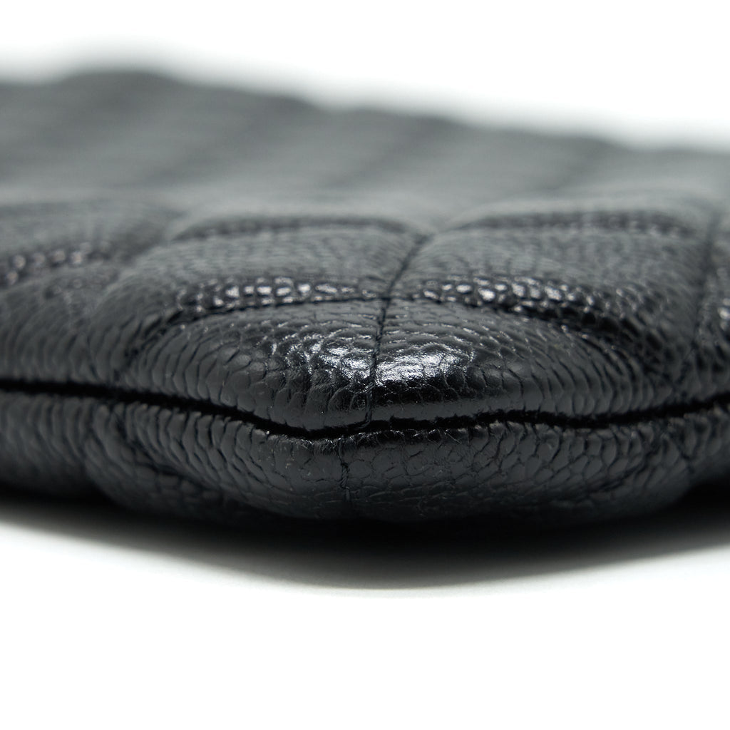 chanel-caviar-pouch-in-black-shw