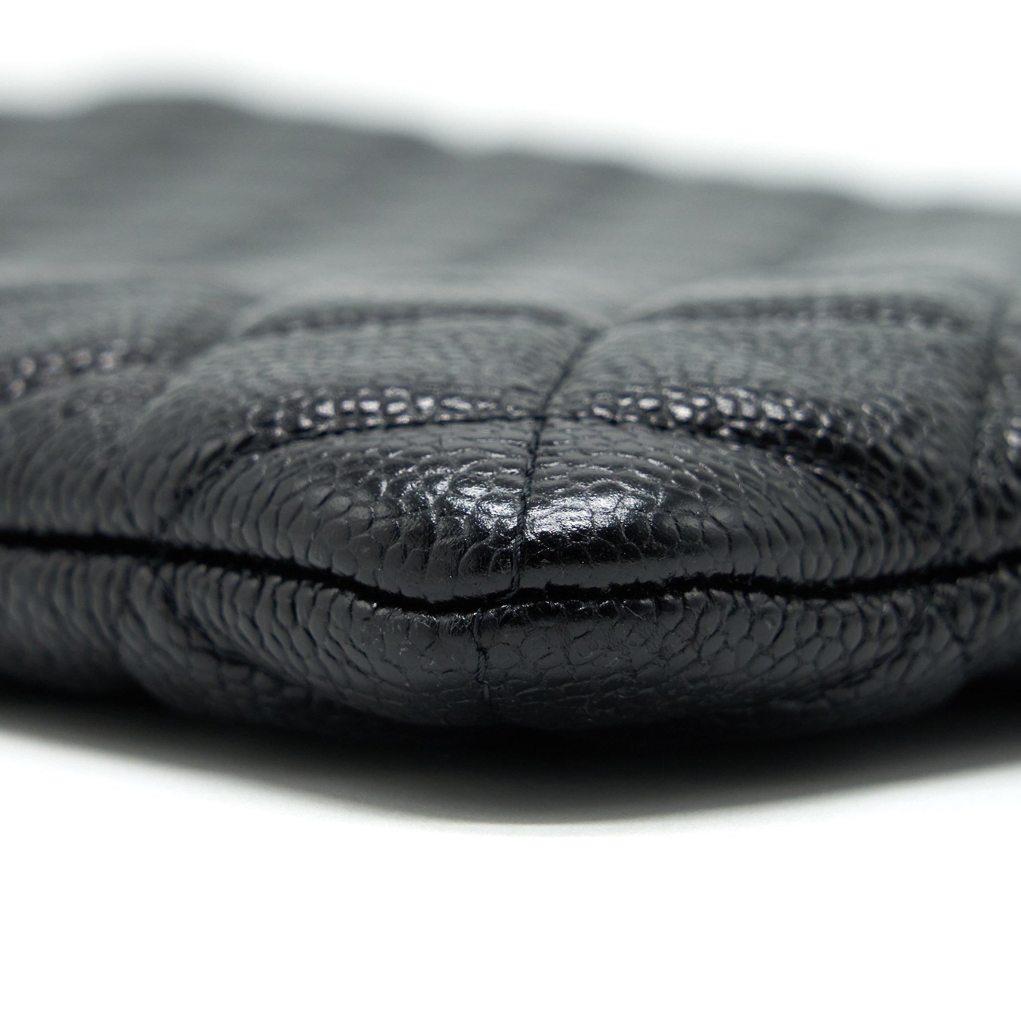 chanel-caviar-pouch-in-black-shw