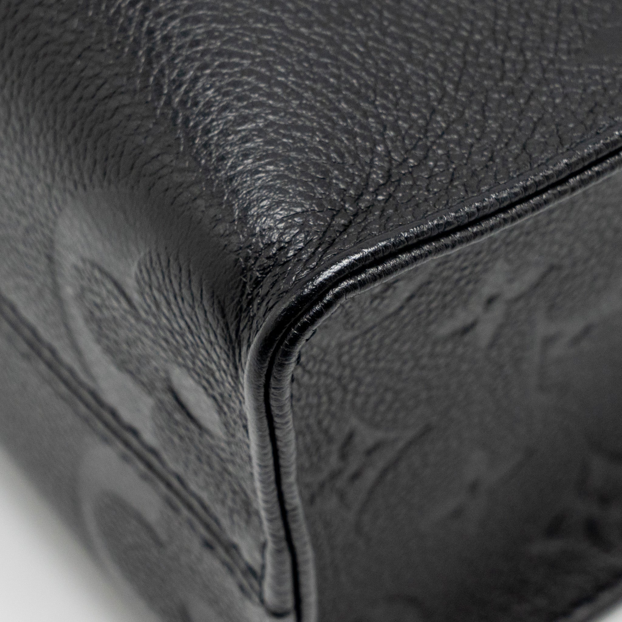 louis-vuitton-onthego-pm-monogram-calfskin-black-ghw