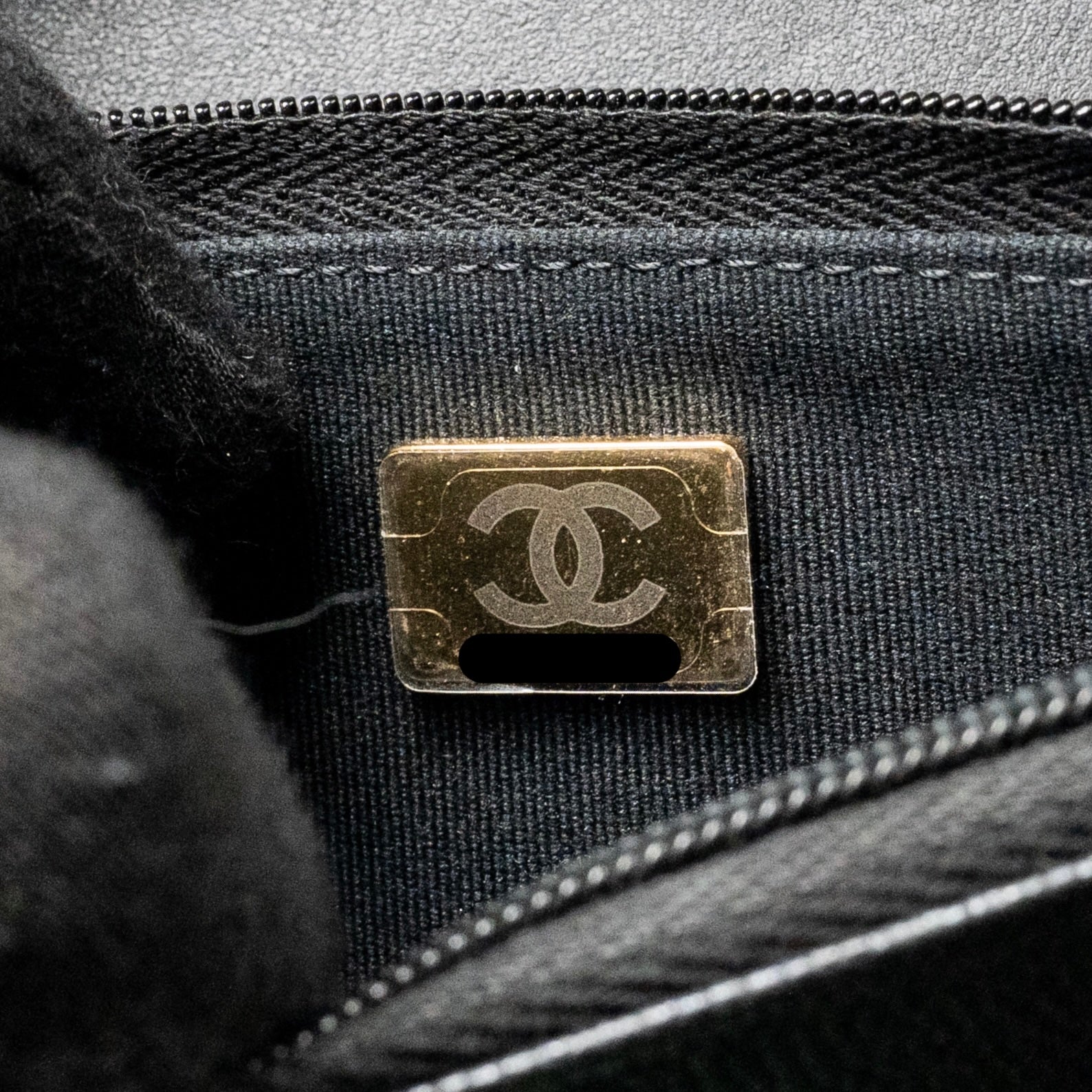 chanel-23b-wallet-on-chain-with-adjustable-chain-caviar-black-ghw-microchip-copy