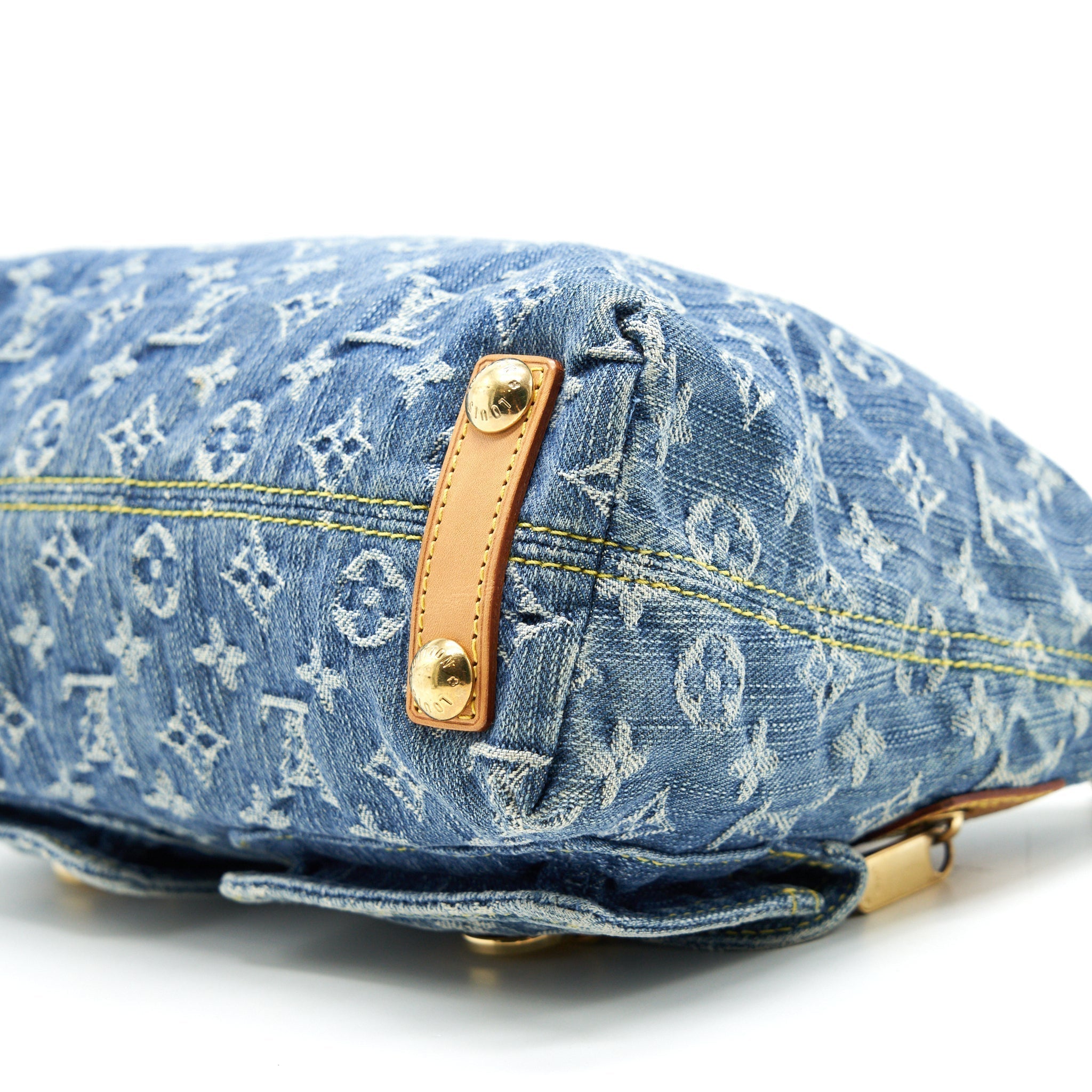 louis-vuitton-baggy-pm-denim-monogram-shoulder-bag