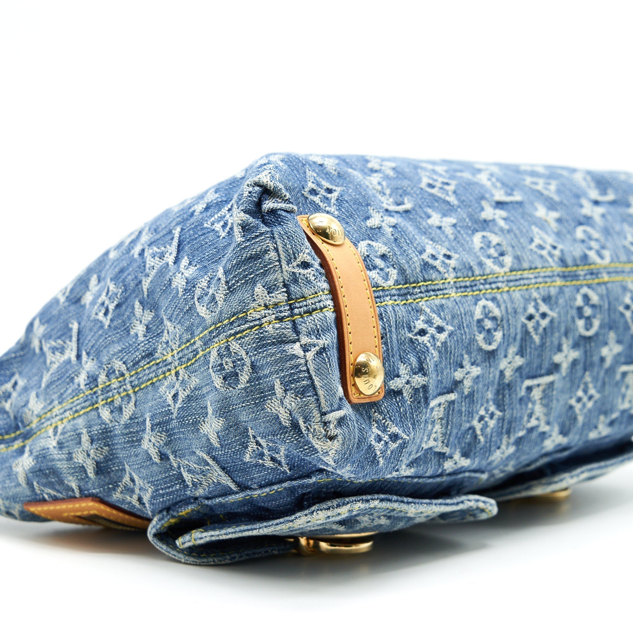 louis-vuitton-baggy-pm-denim-monogram-shoulder-bag