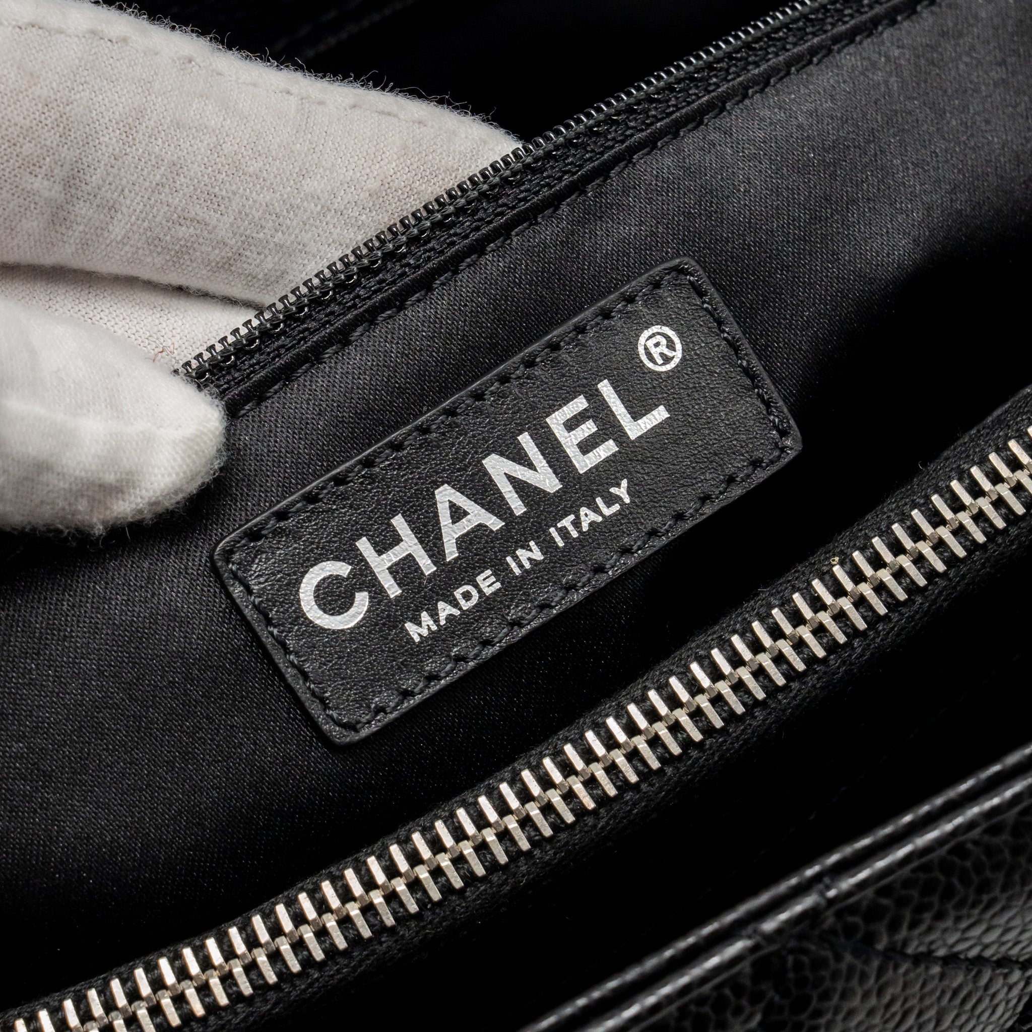 chanel-grand-shopping-tote-gst-caviar-black-shw-3