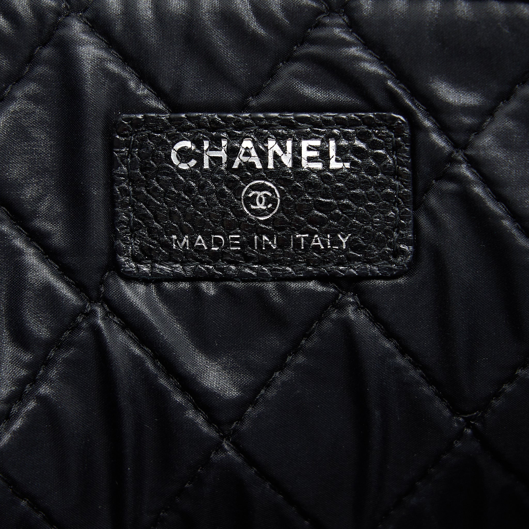 chanel-caviar-pouch-in-black-shw