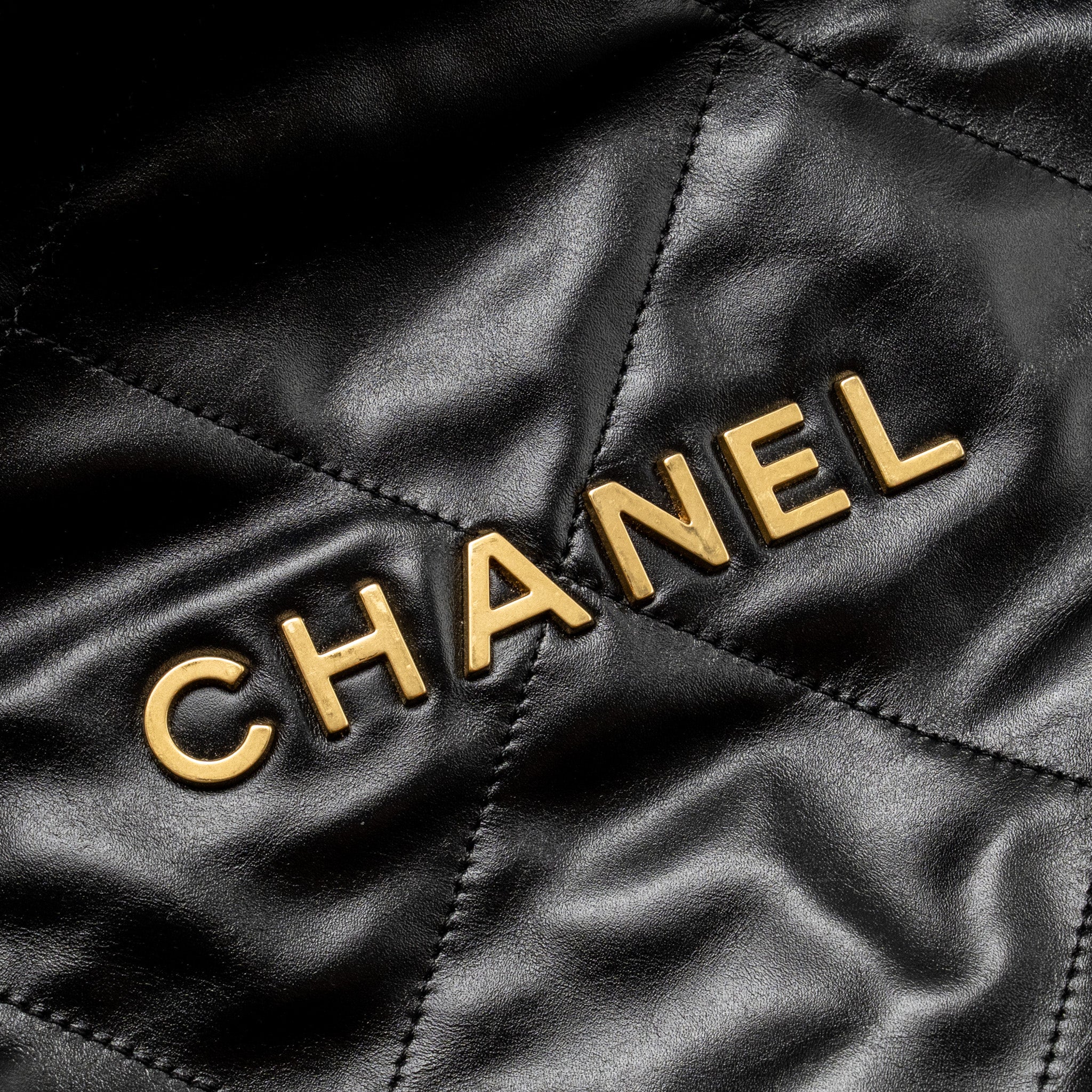 chanel-medium-22-bag-shiny-calfskin-black-ghw-microchip-4