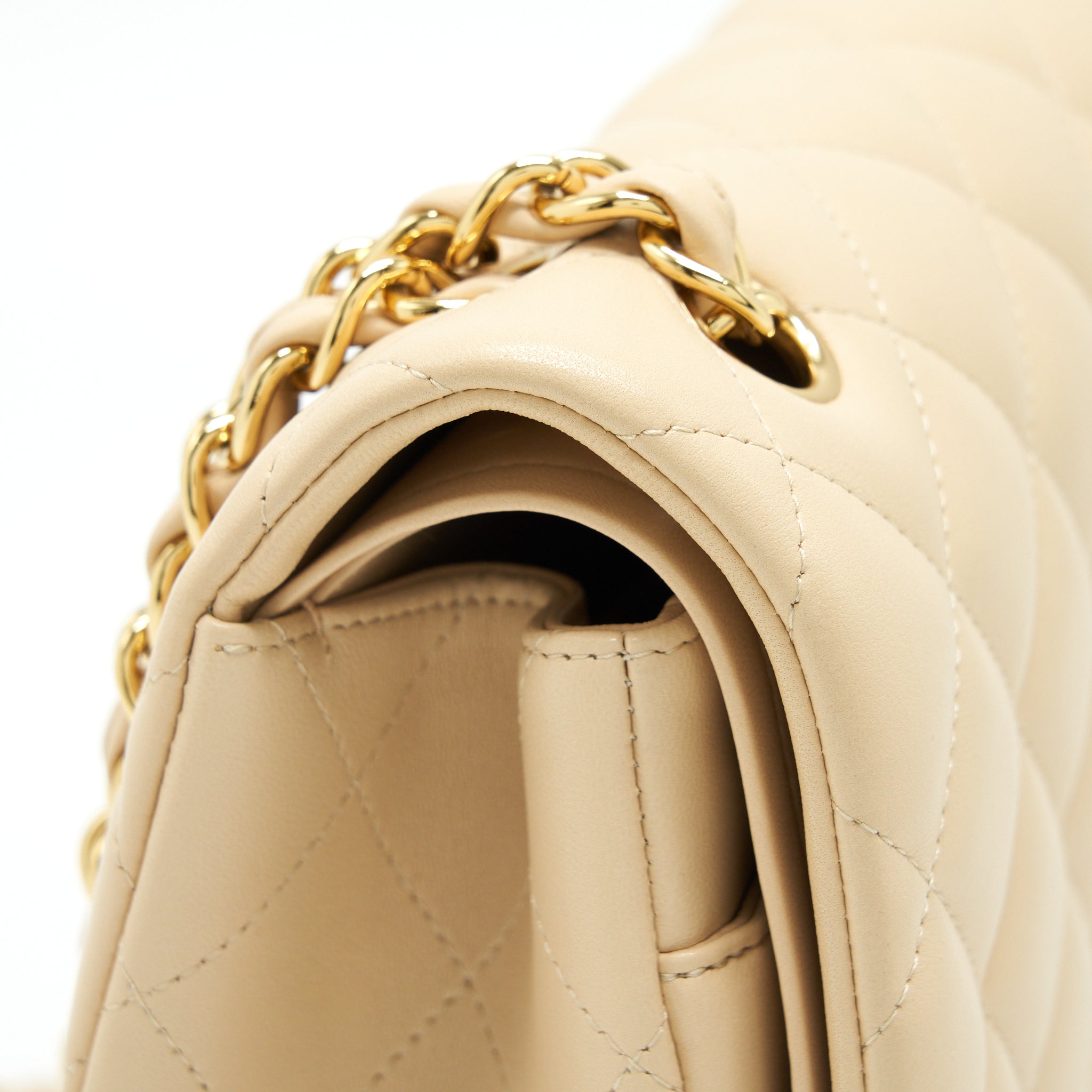 chanel-jumbo-classic-double-flap-bag-lambskin-beige-lghw