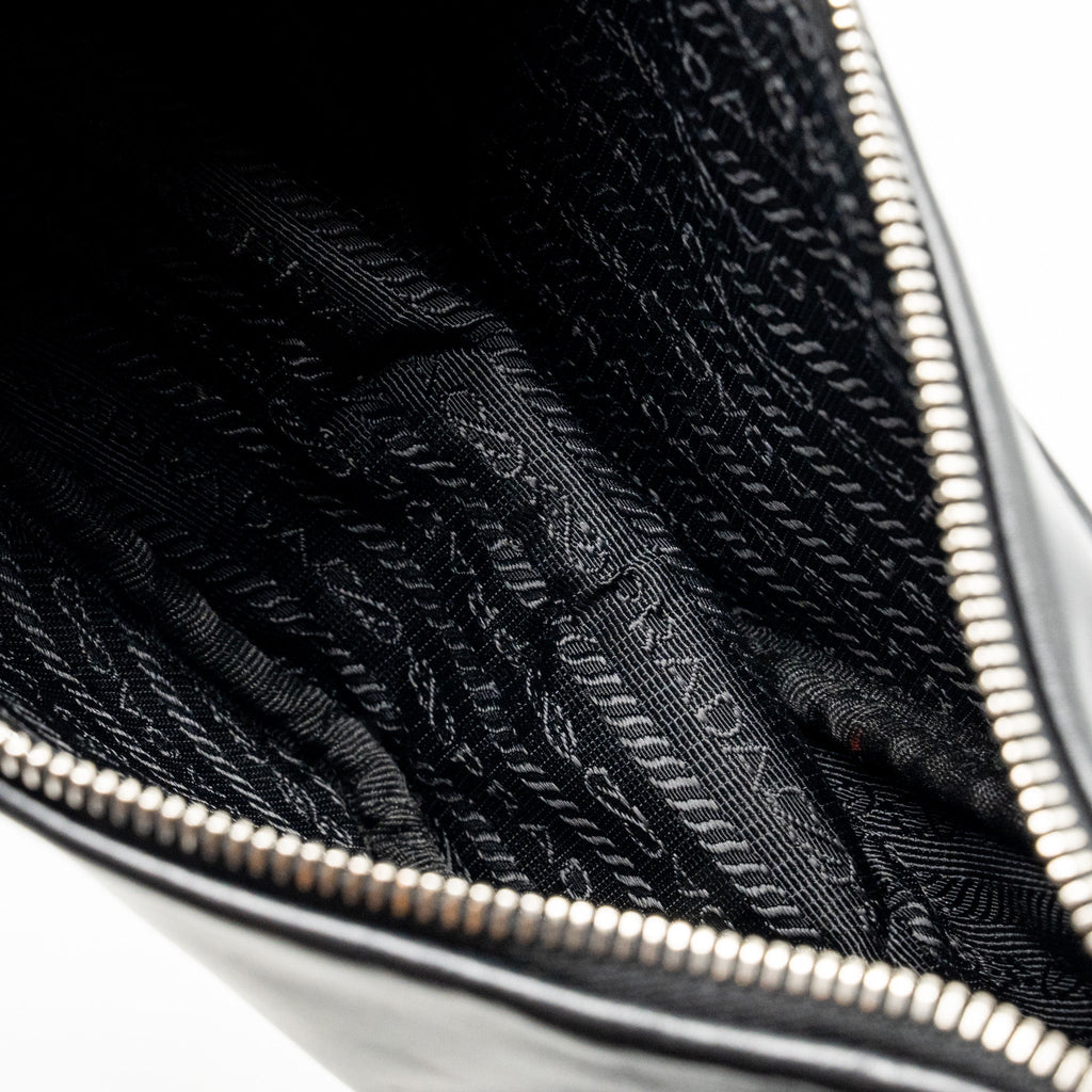 prada-triangle-shoulder-bag-leather-black-shw-no-price