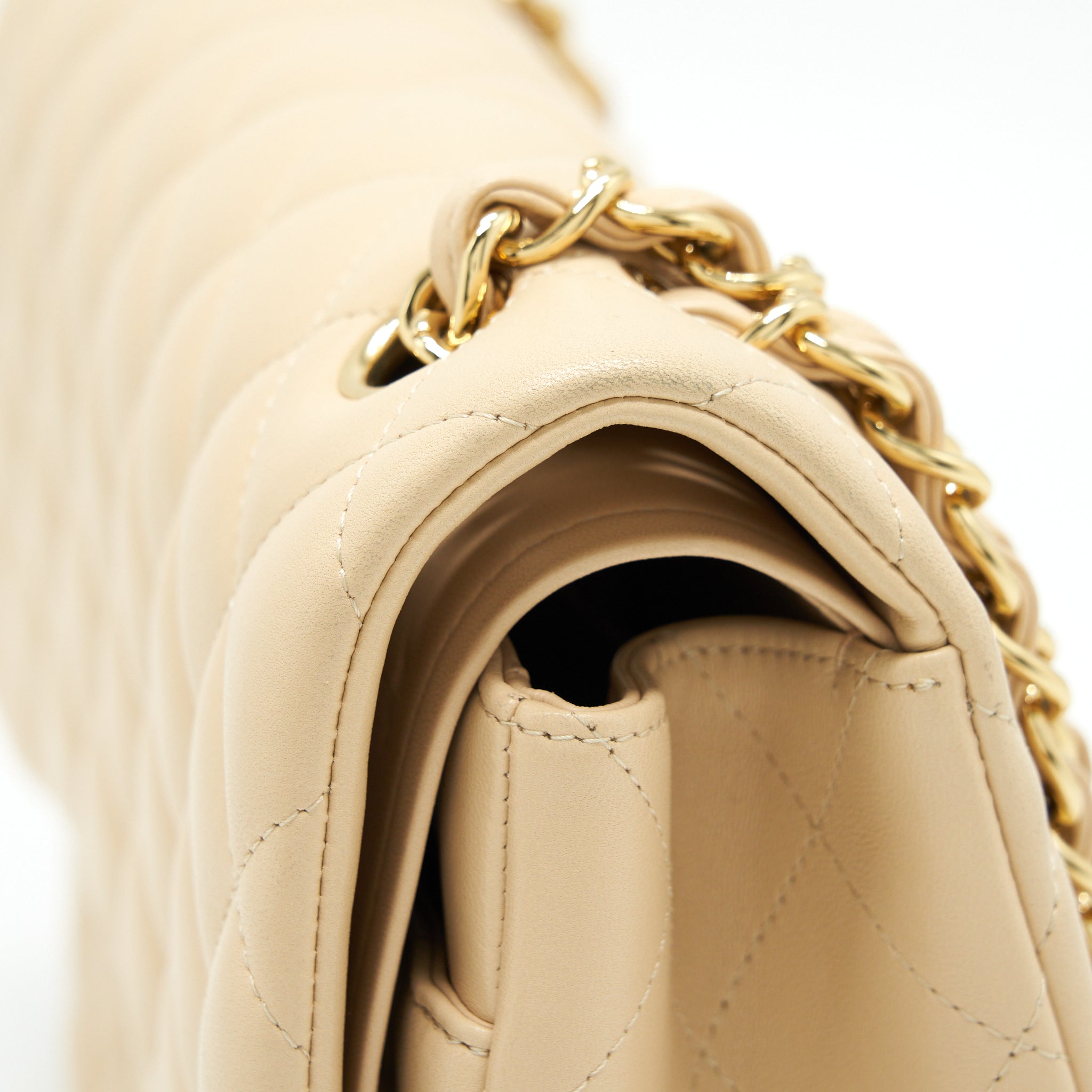 chanel-jumbo-classic-double-flap-bag-lambskin-beige-lghw