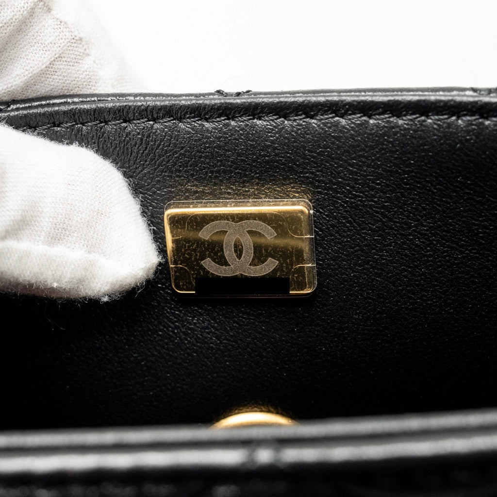 chanel-25p-top-handle-flap-bag-shiny-lambskin-black-ghwmicrochip-copy