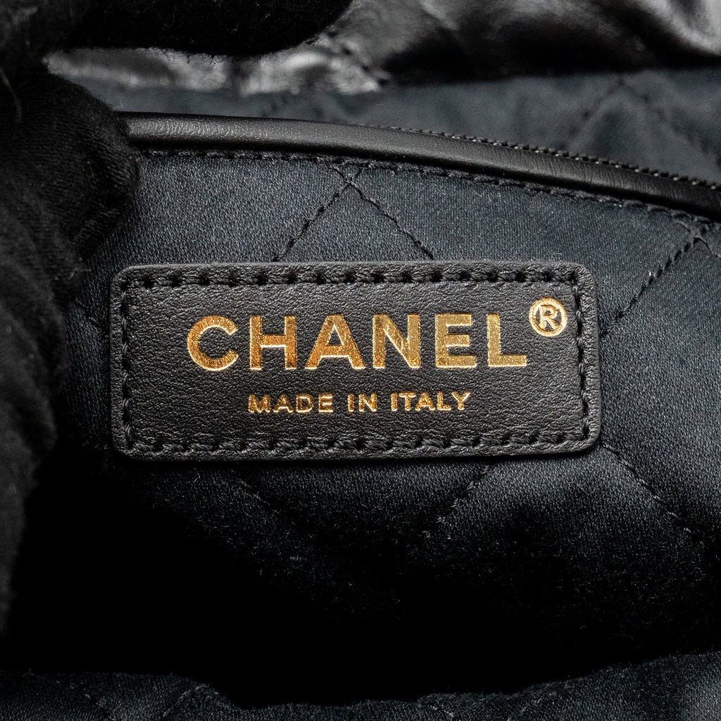 chanel-medium-22-bag-shiny-calfskin-black-ghw-microchip-4
