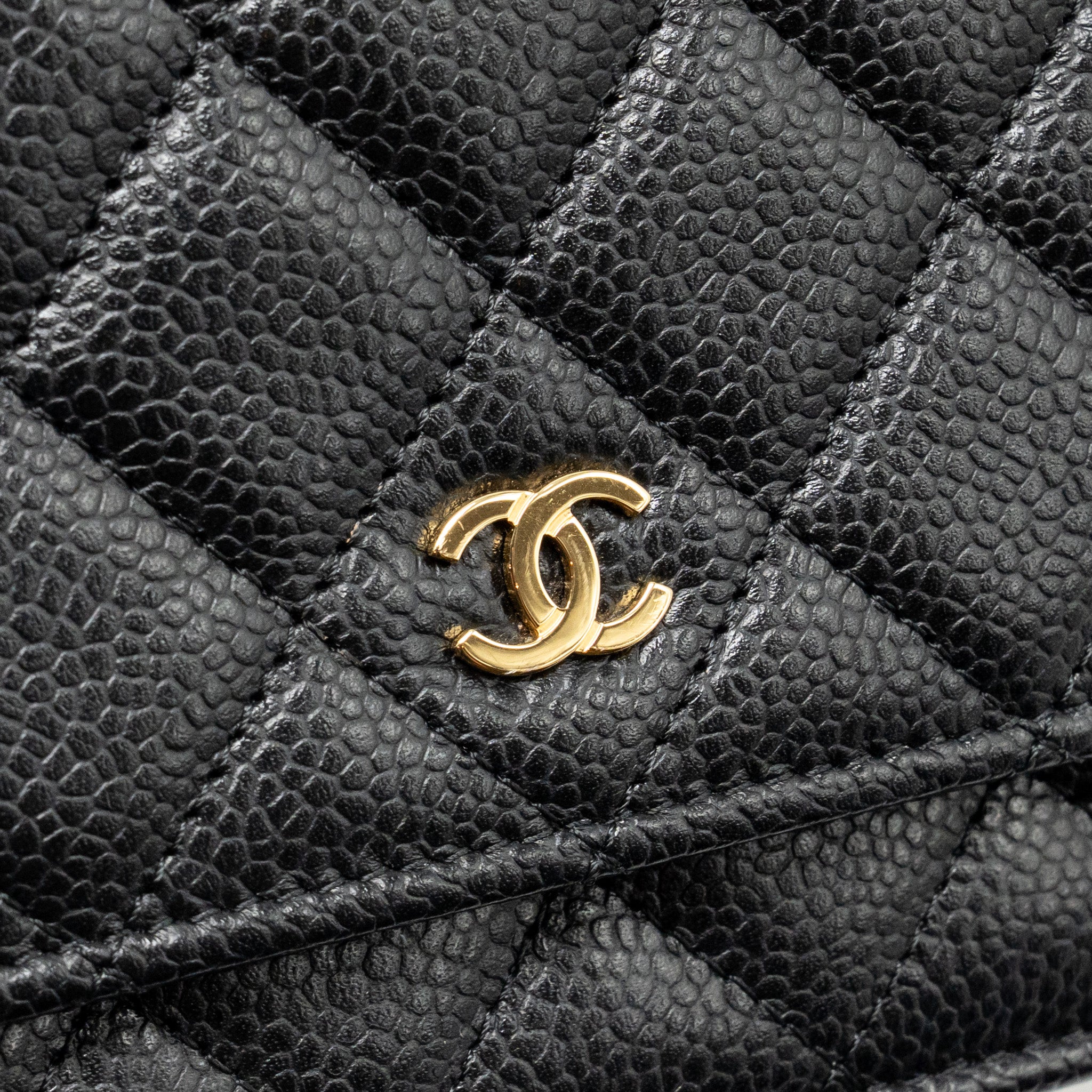 chanel-classic-wallet-on-chain-caviar-black-ghwmicrochip-5