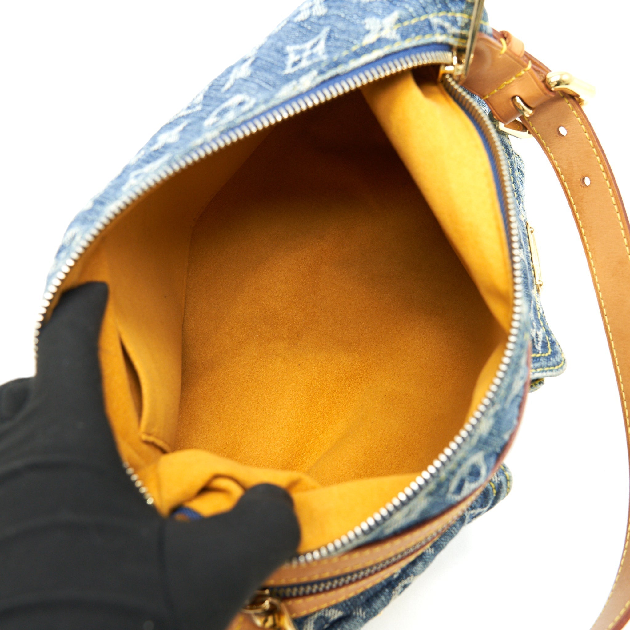 louis-vuitton-baggy-pm-denim-monogram-shoulder-bag