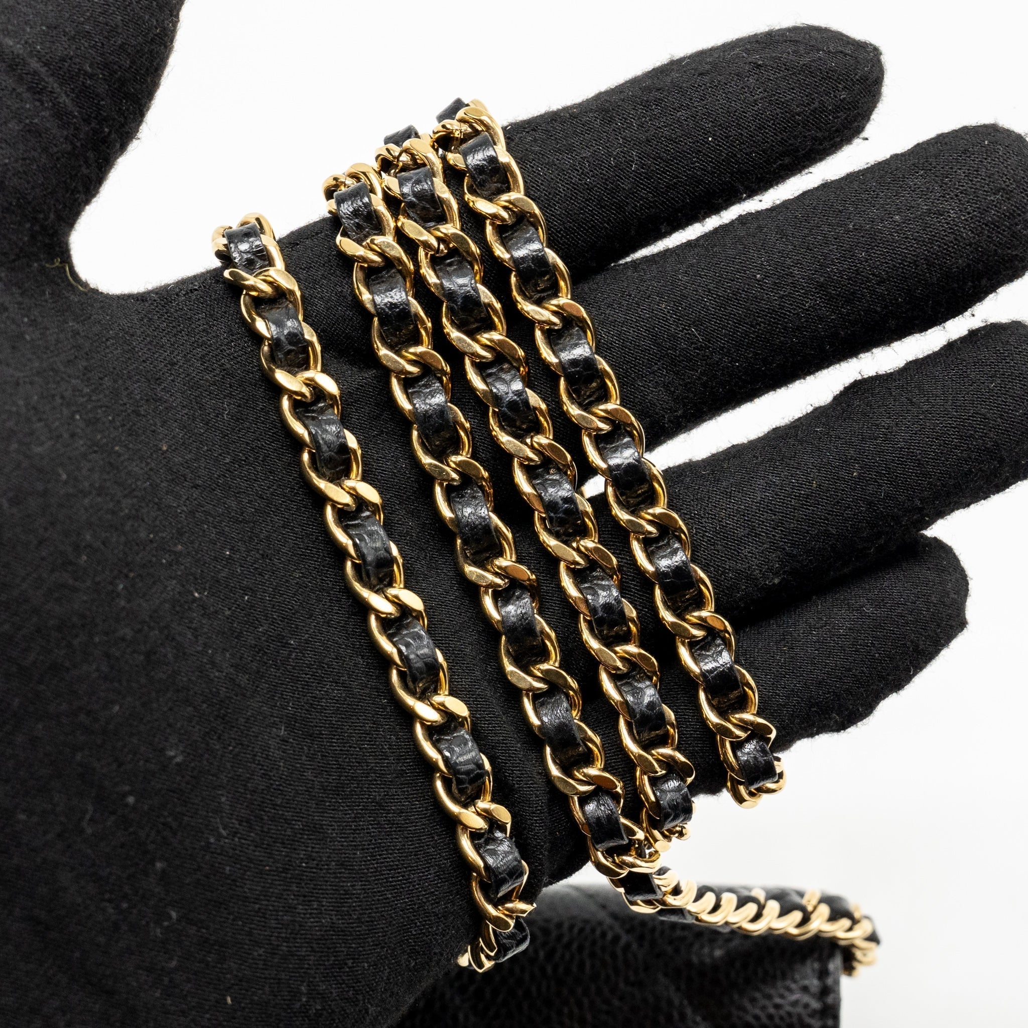 chanel-classic-wallet-on-chain-caviar-black-ghwmicrochip-5