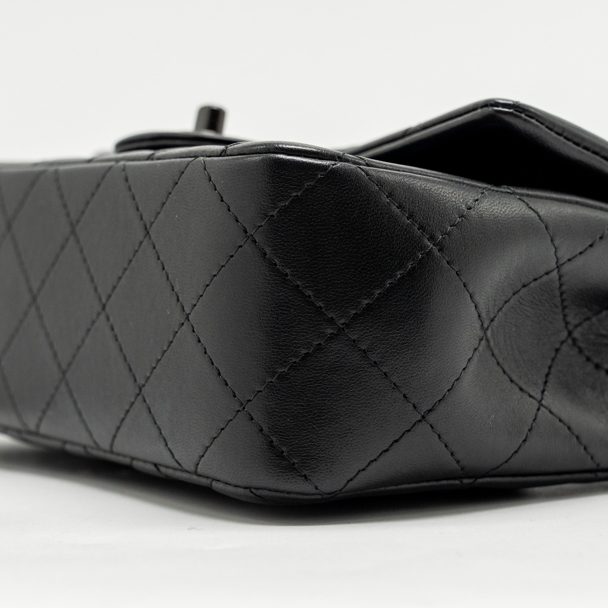 chanel-so-black