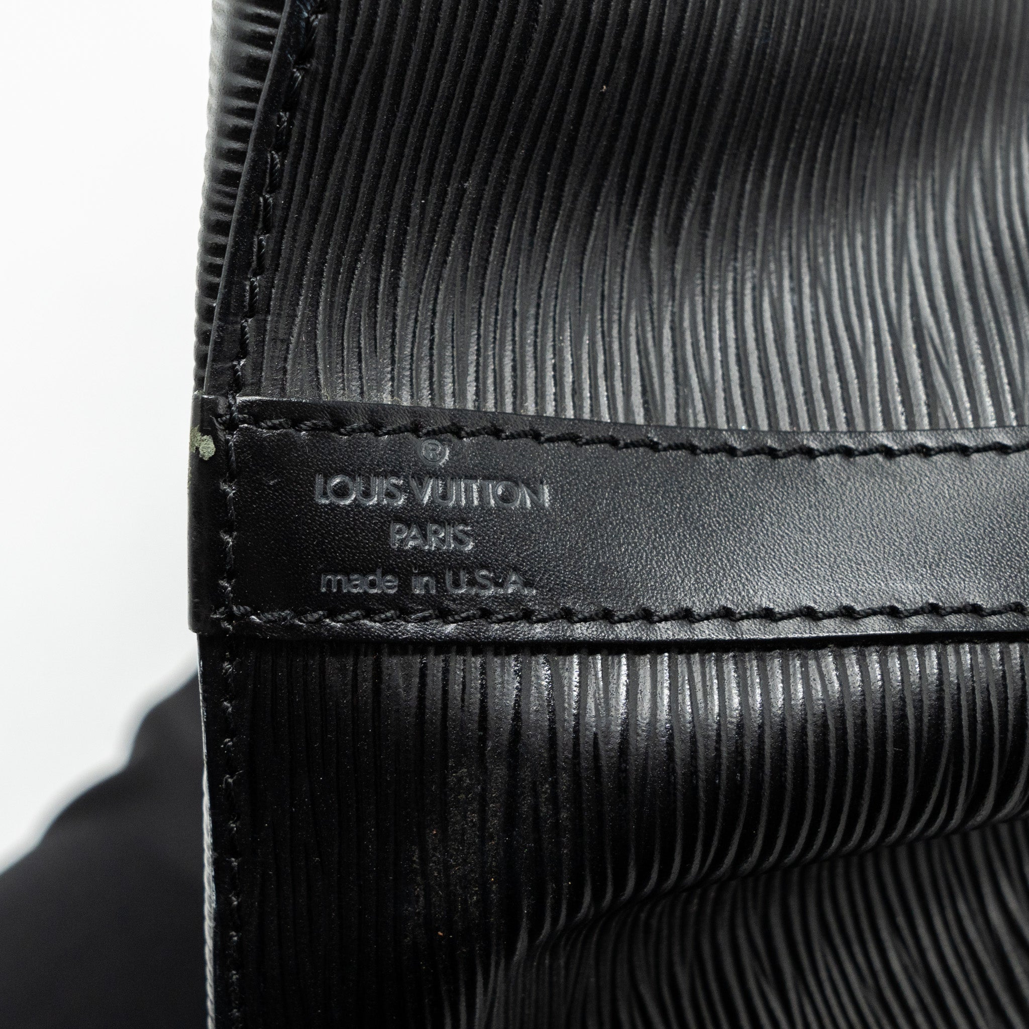 louis-vuitton-petit-noe-epi-leather-black-ghw