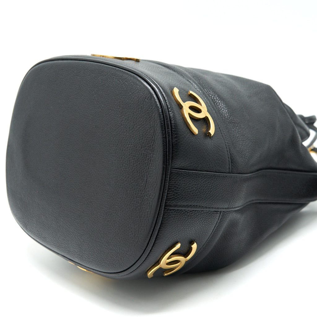 chanel-vintage-cc-logo-pearl-crush-caviar-bucket-bag-black