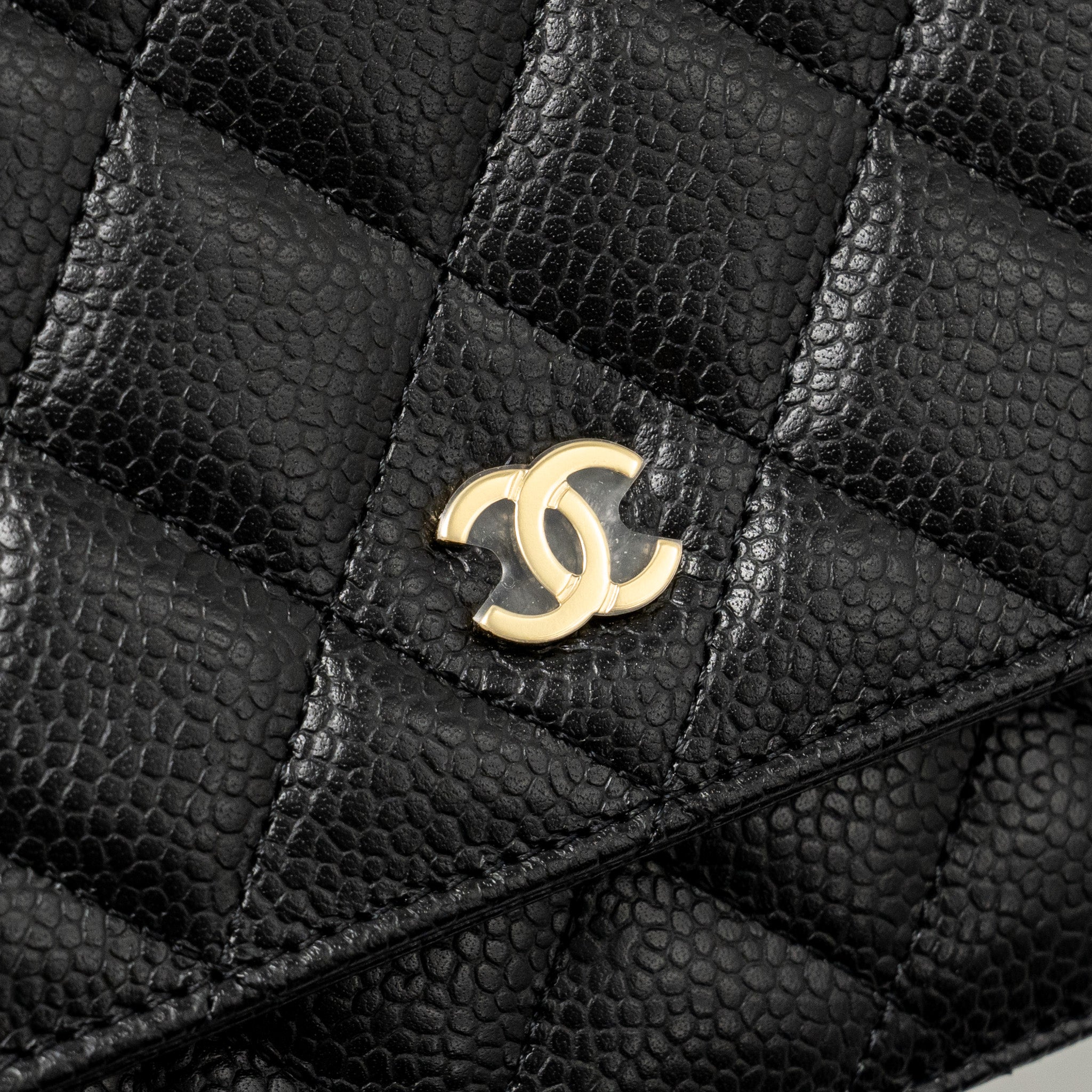 chanel-classic-wallet-on-chain-caviar-black-ghwmicrochip-2