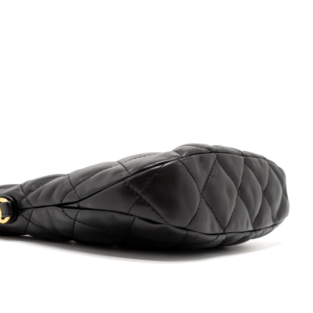 chanel-22k-hobo-shoulder-bag-lambskin-black-ghw-microchip