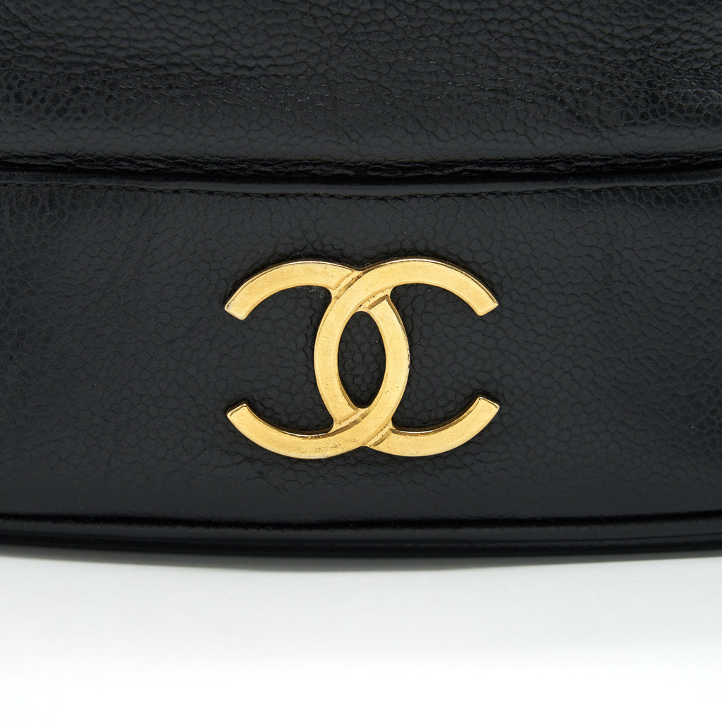 chanel-vintage-cc-logo-pearl-crush-caviar-bucket-bag-black