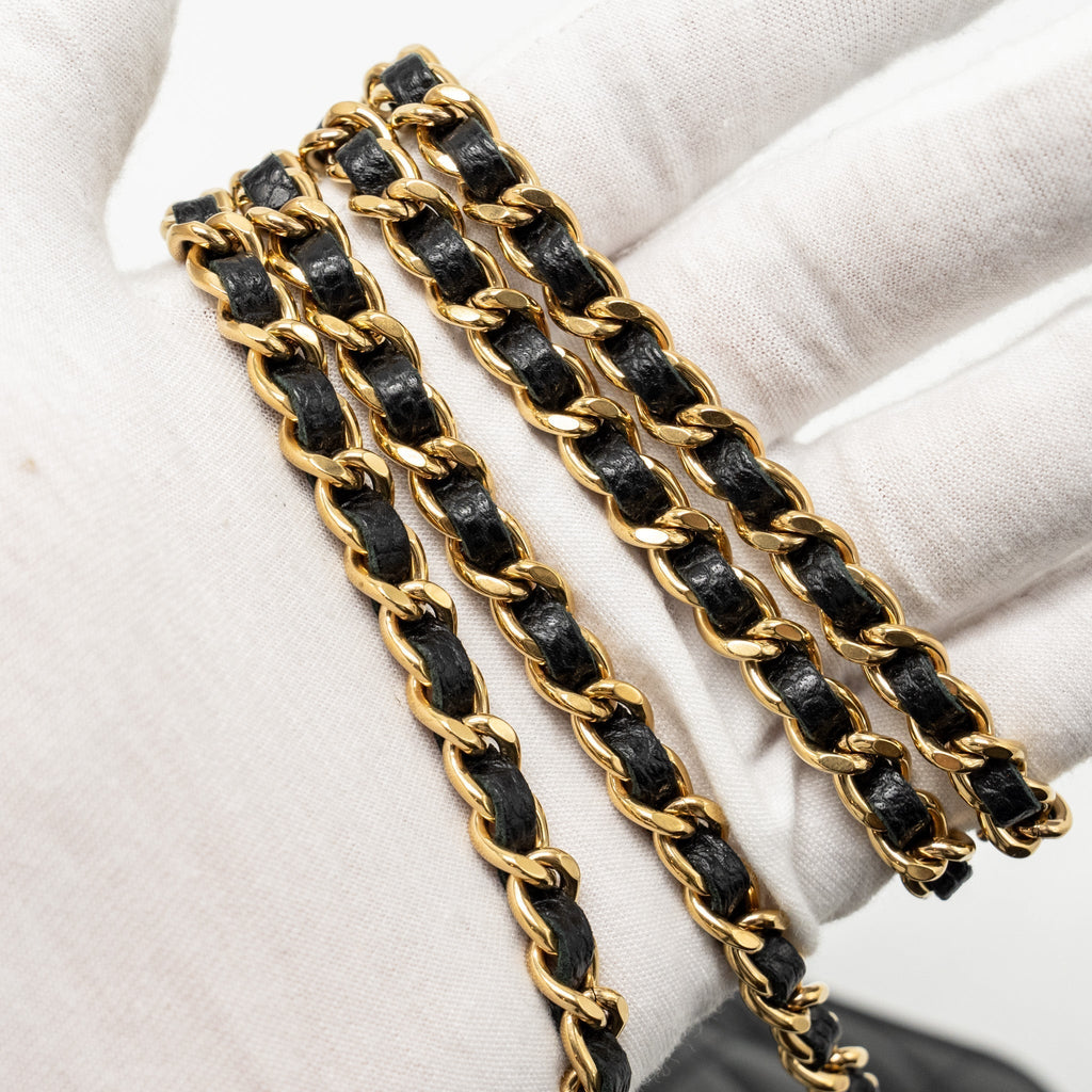 chanel-classic-wallet-on-chain-caviar-black-ghwmicrochip-2