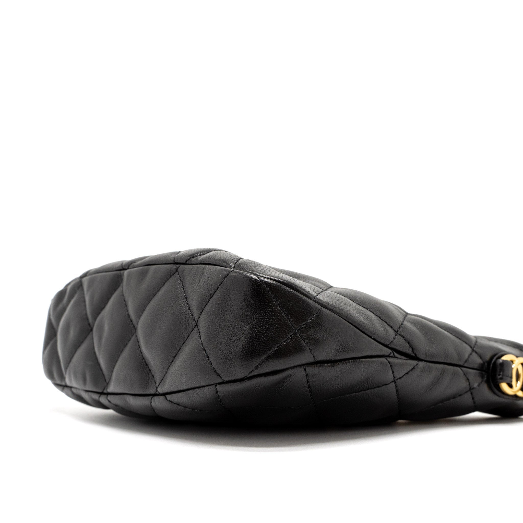 chanel-22k-hobo-shoulder-bag-lambskin-black-ghw-microchip