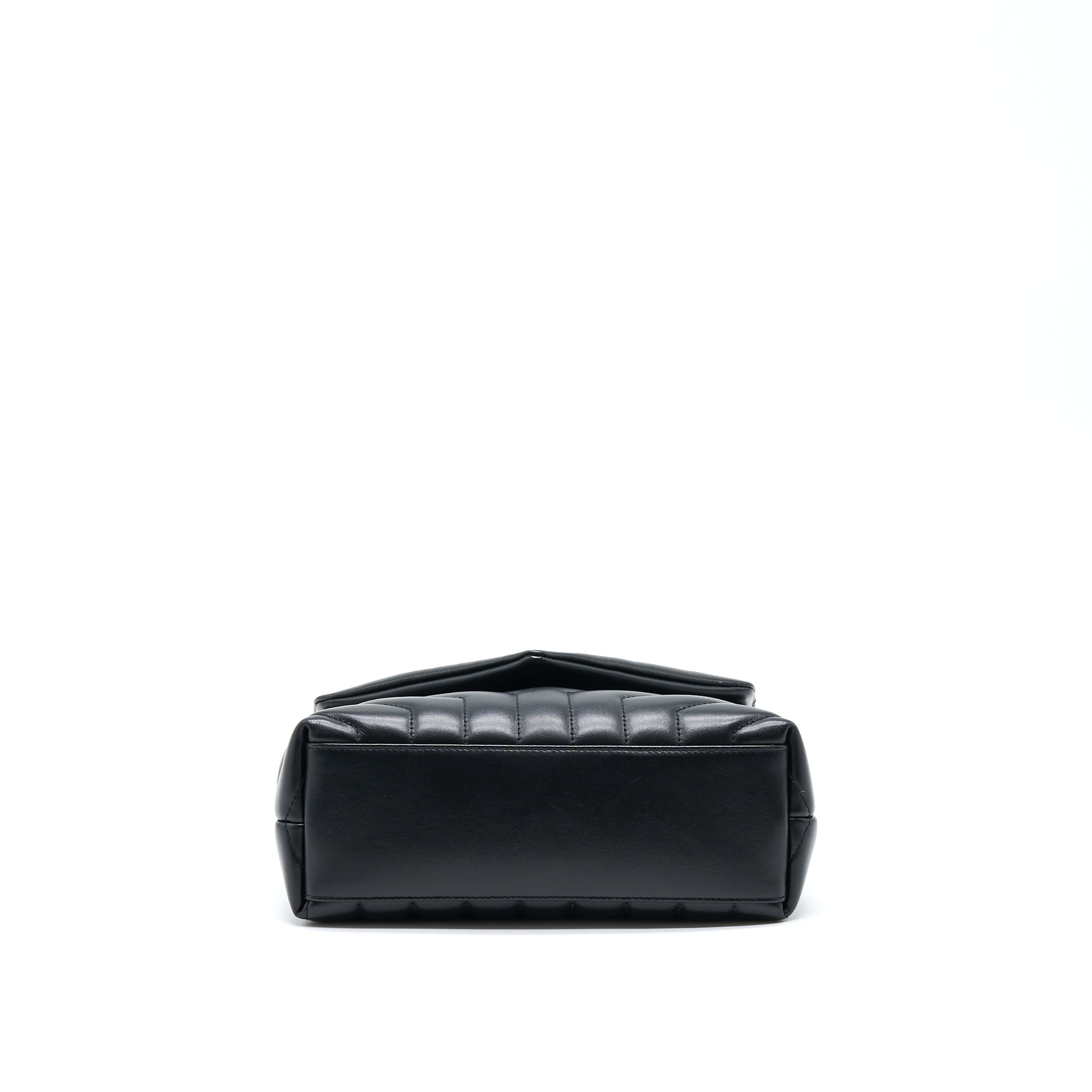 saint-laurent-ysl-loulou-bag-black-with-black-hardware