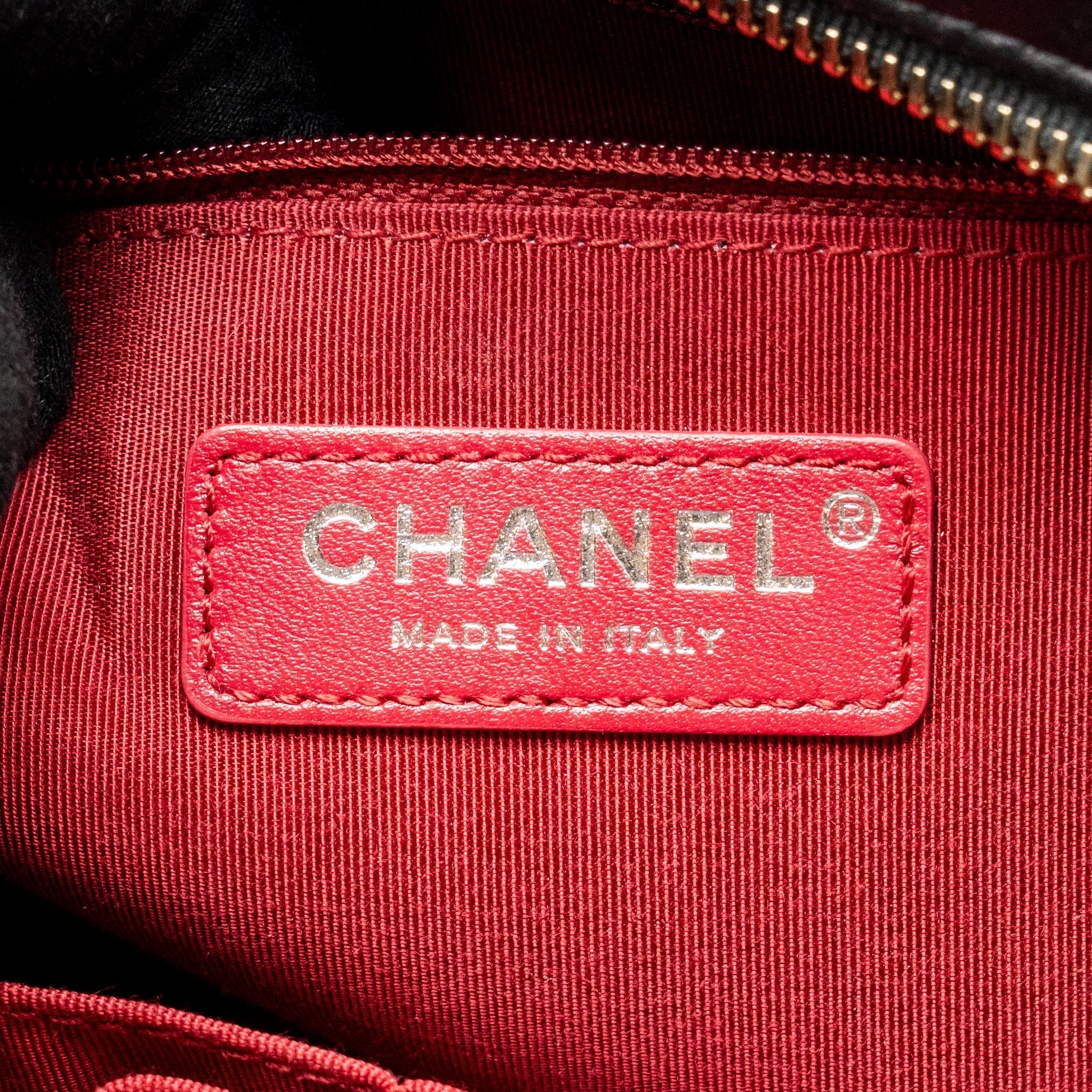chanel-gabrielle-hobo-bag-aged-calfskin-black-multicolour-hardware