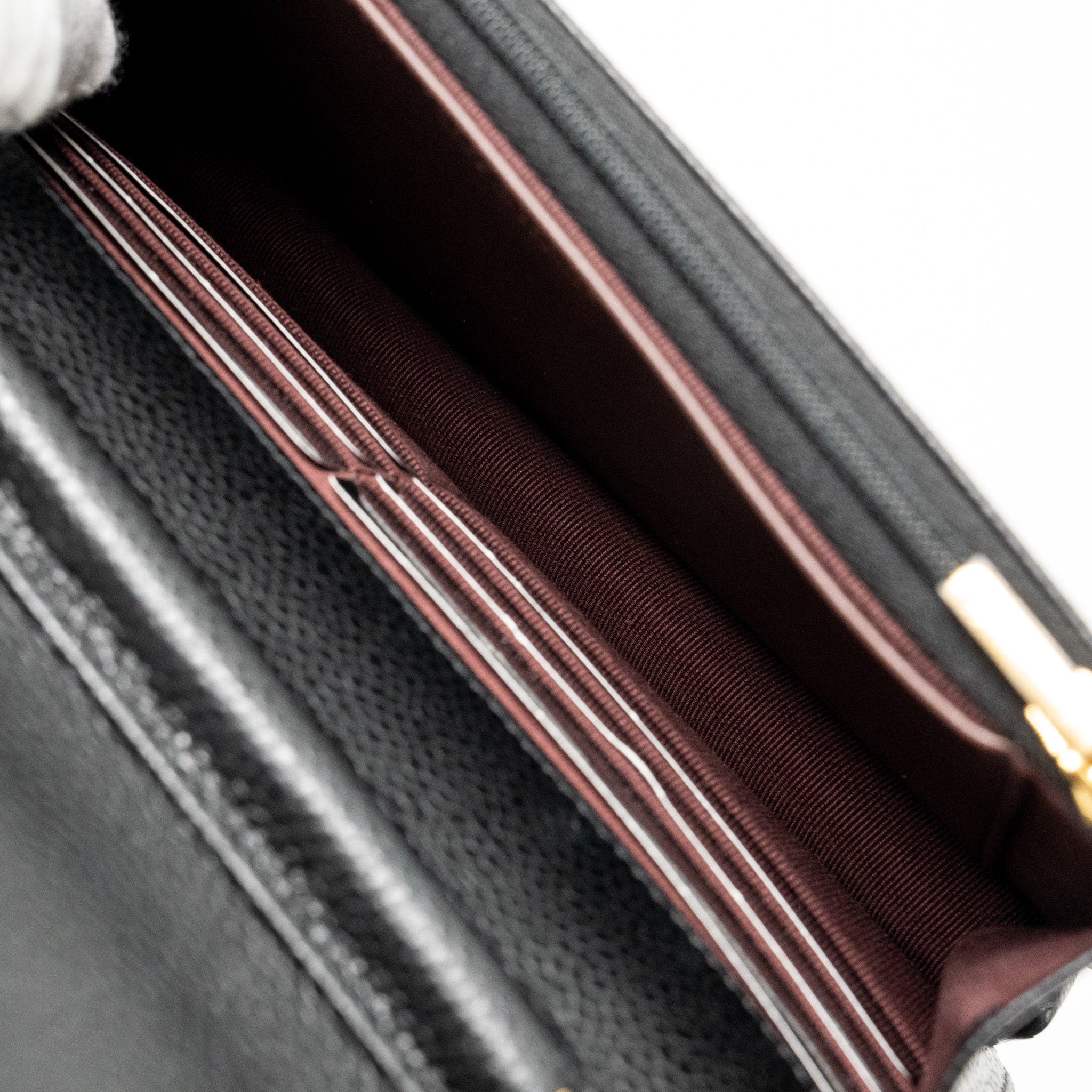 chanel-classic-wallet-on-chain-caviar-black-ghwmicrochip-2