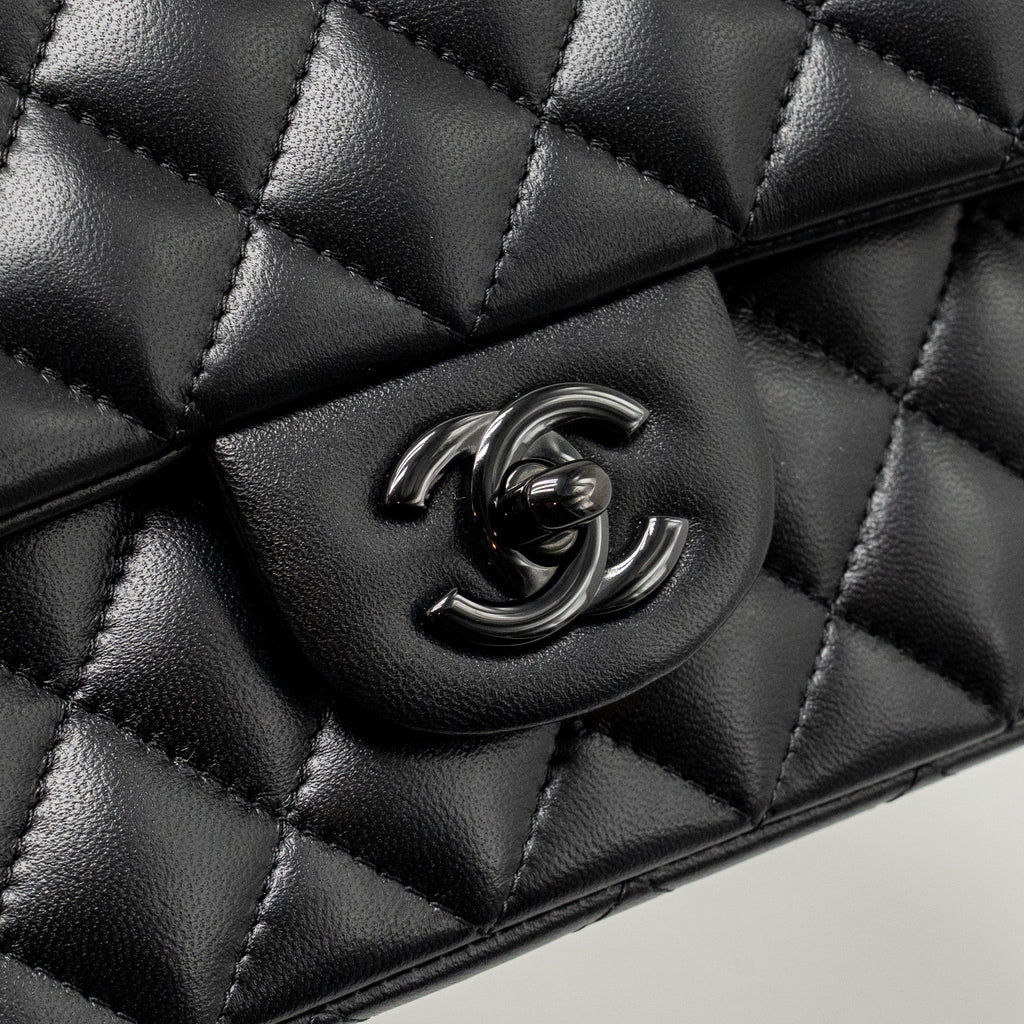 chanel-so-black