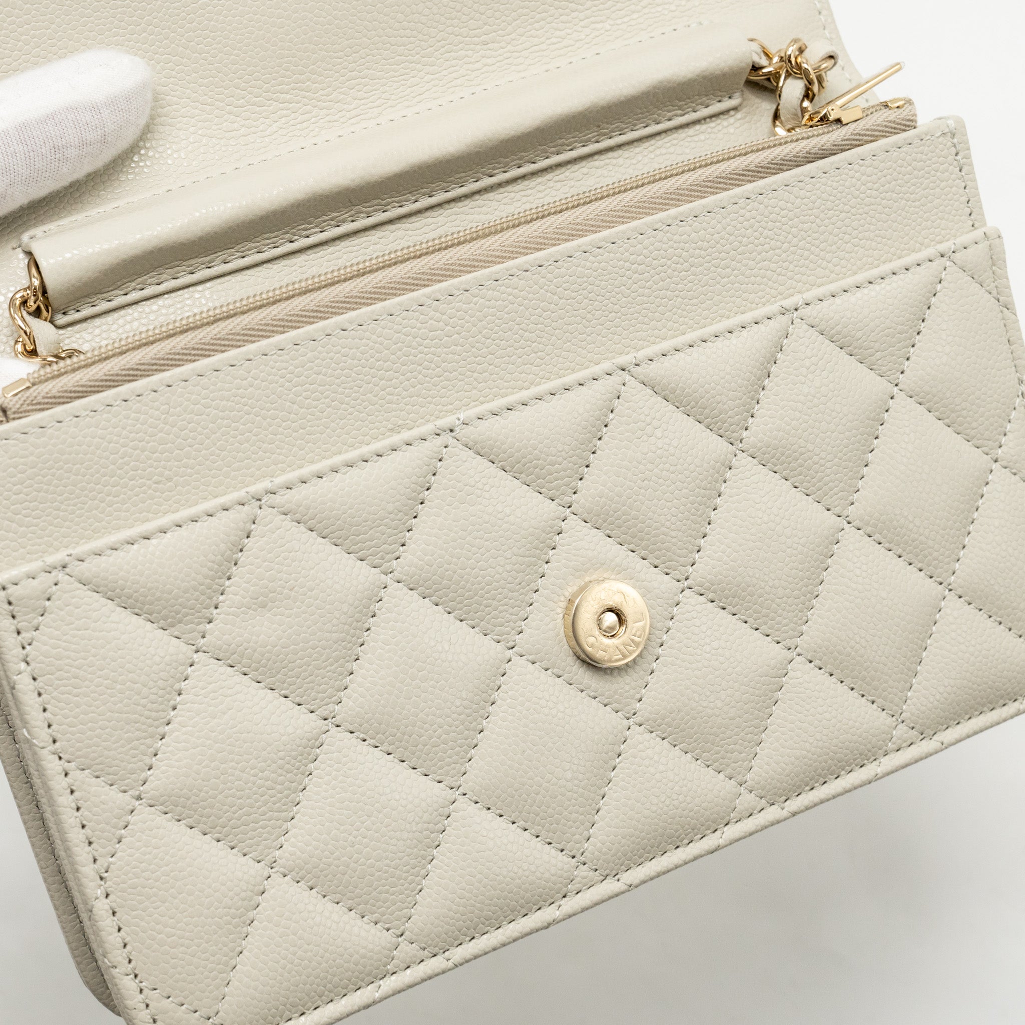 chanel-classic-wallet-on-chain-caviar-creamy-white-lghwmicrochip