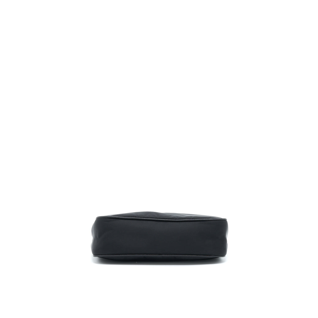 prada-reedition-2005-black-shw-2