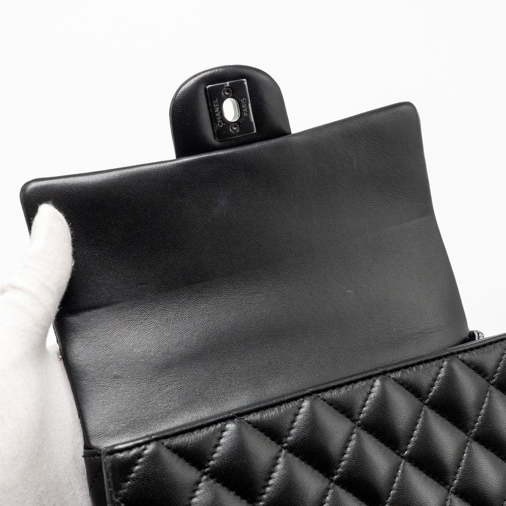 chanel-so-black