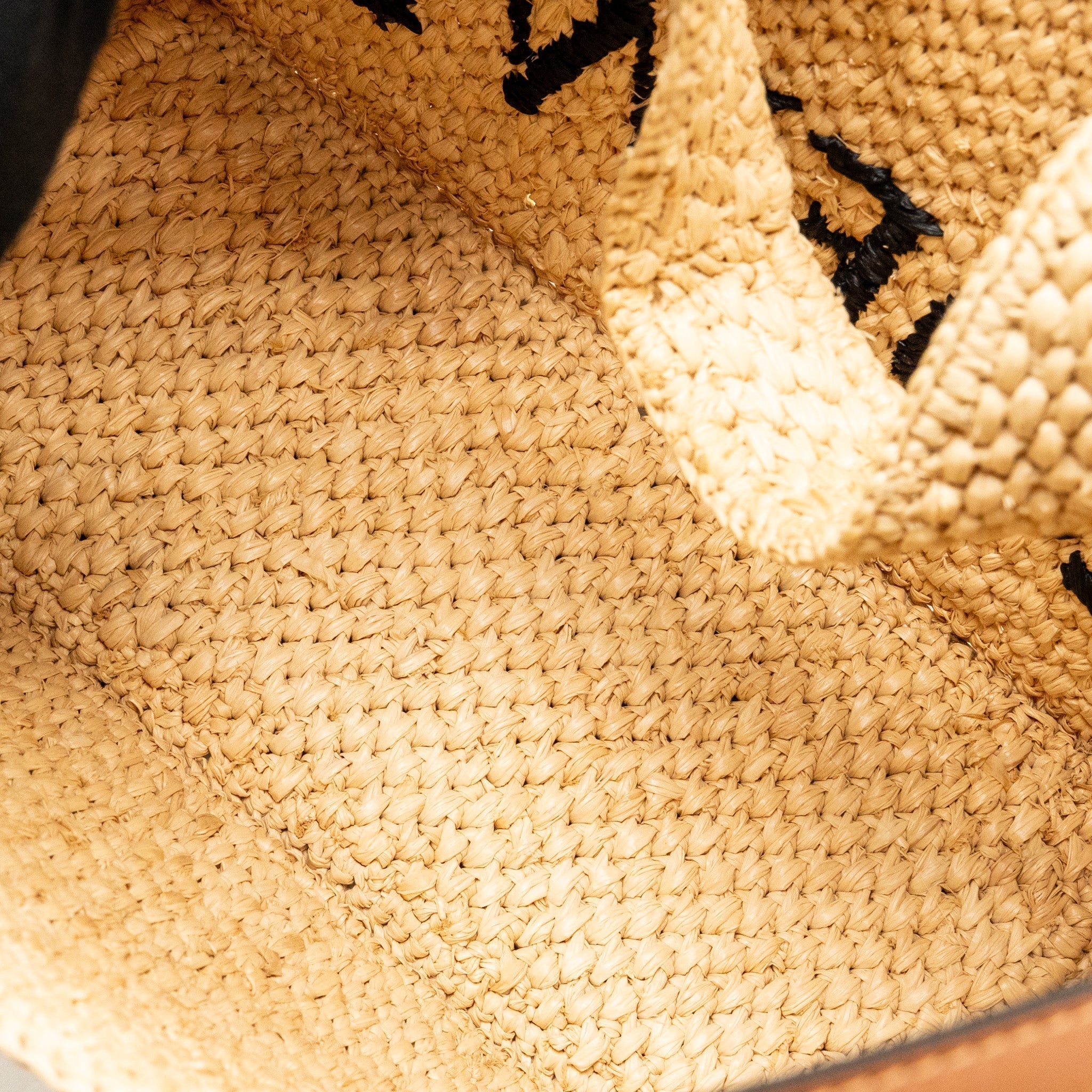 loewe-small-font-tote-bag-raffia-calfskin-natural-ghw