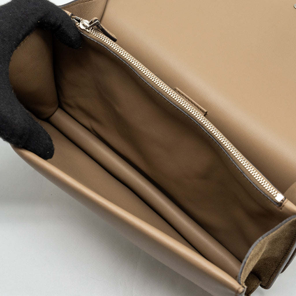 gucci-dionysus-shoulder-bag-suede-leather-light-brown-shw
