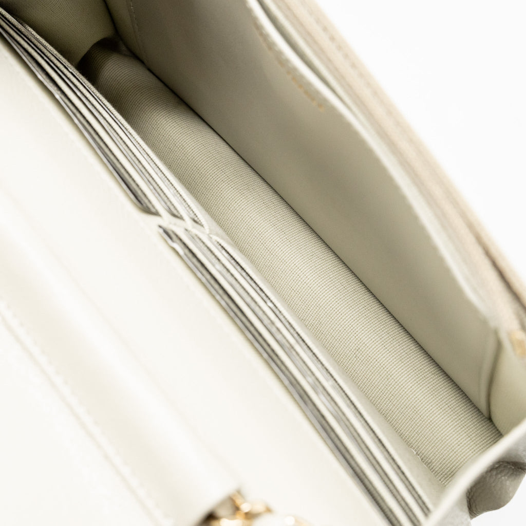 chanel-classic-wallet-on-chain-caviar-creamy-white-lghwmicrochip