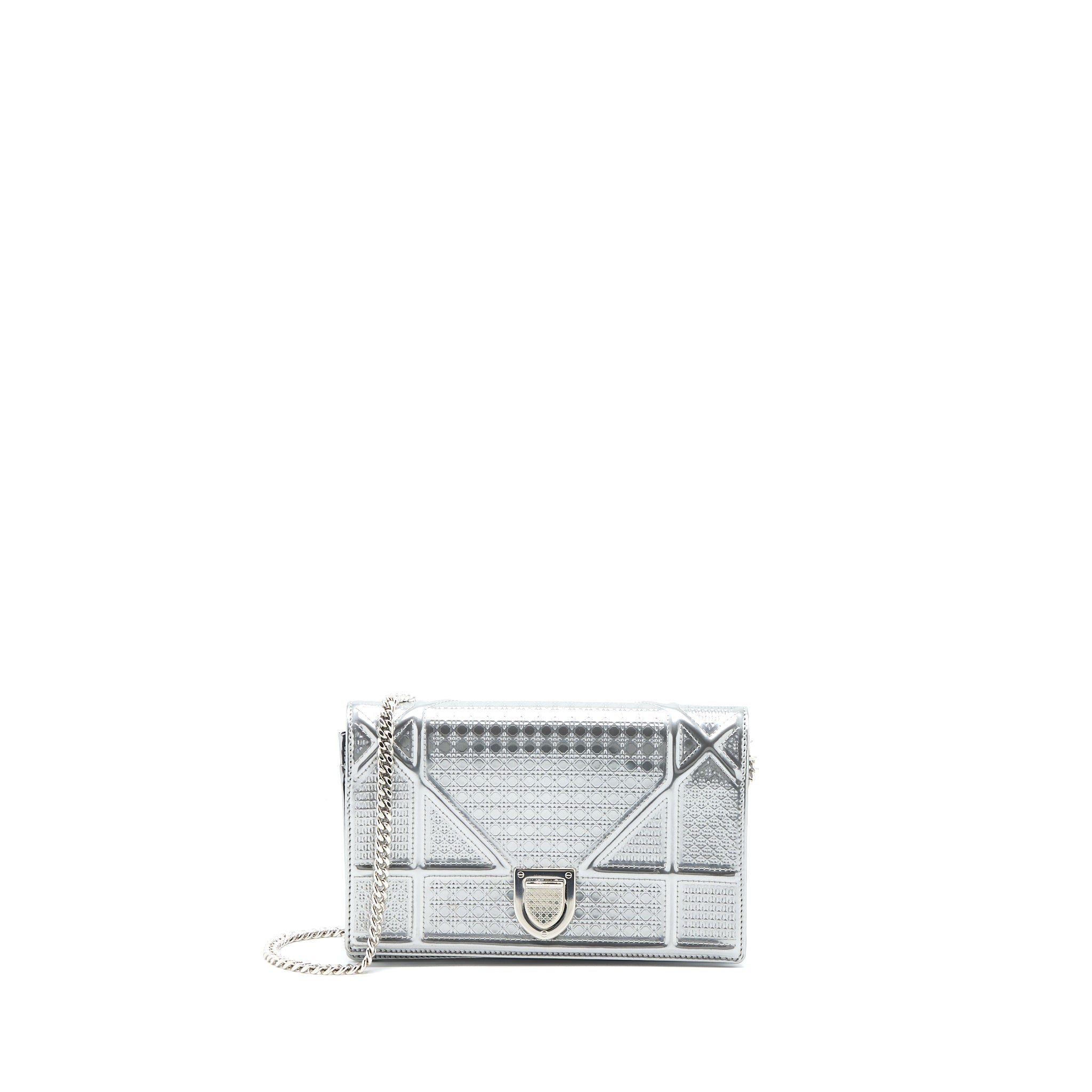 dior-diorama-wallet-on-chain-patent-metallic-silver-shw